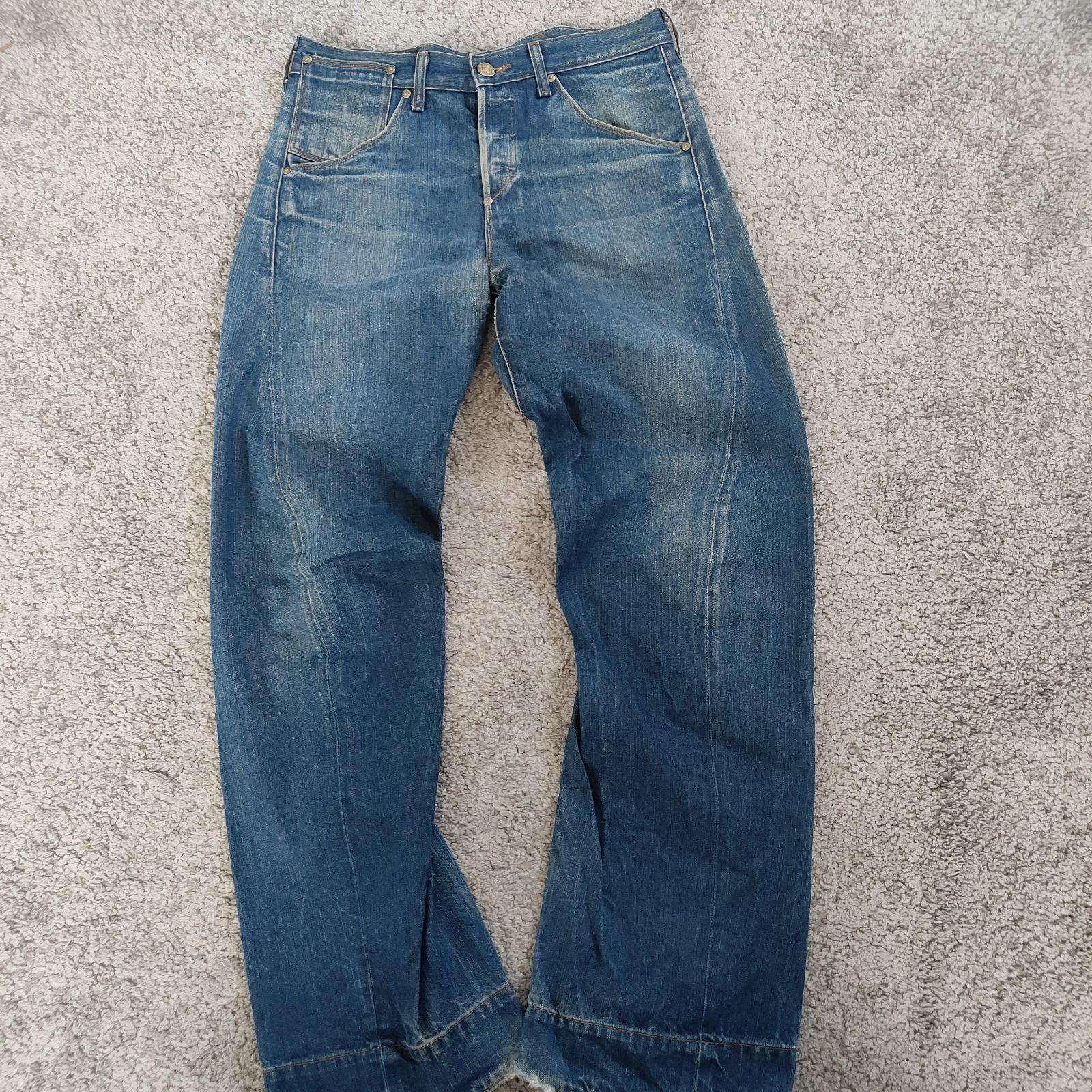 リーバイス　エンジニアードジーンズ　Y2K　トルコ製　ユーロリーバイス　DENIM　デニムパンツ　ジーンズ　JEANS　ジーパン　立体裁断　3Dデニム　リーバイスレッド　メンズ　中古　古着