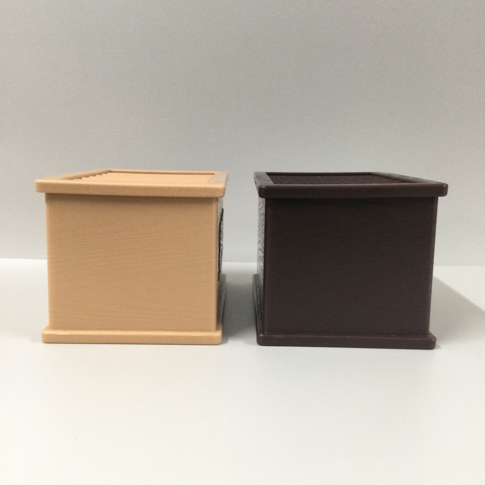 ZAK410-0006【新品・未使用品】ミニチュア 賽銭箱 ベージュ＆ブラウン
