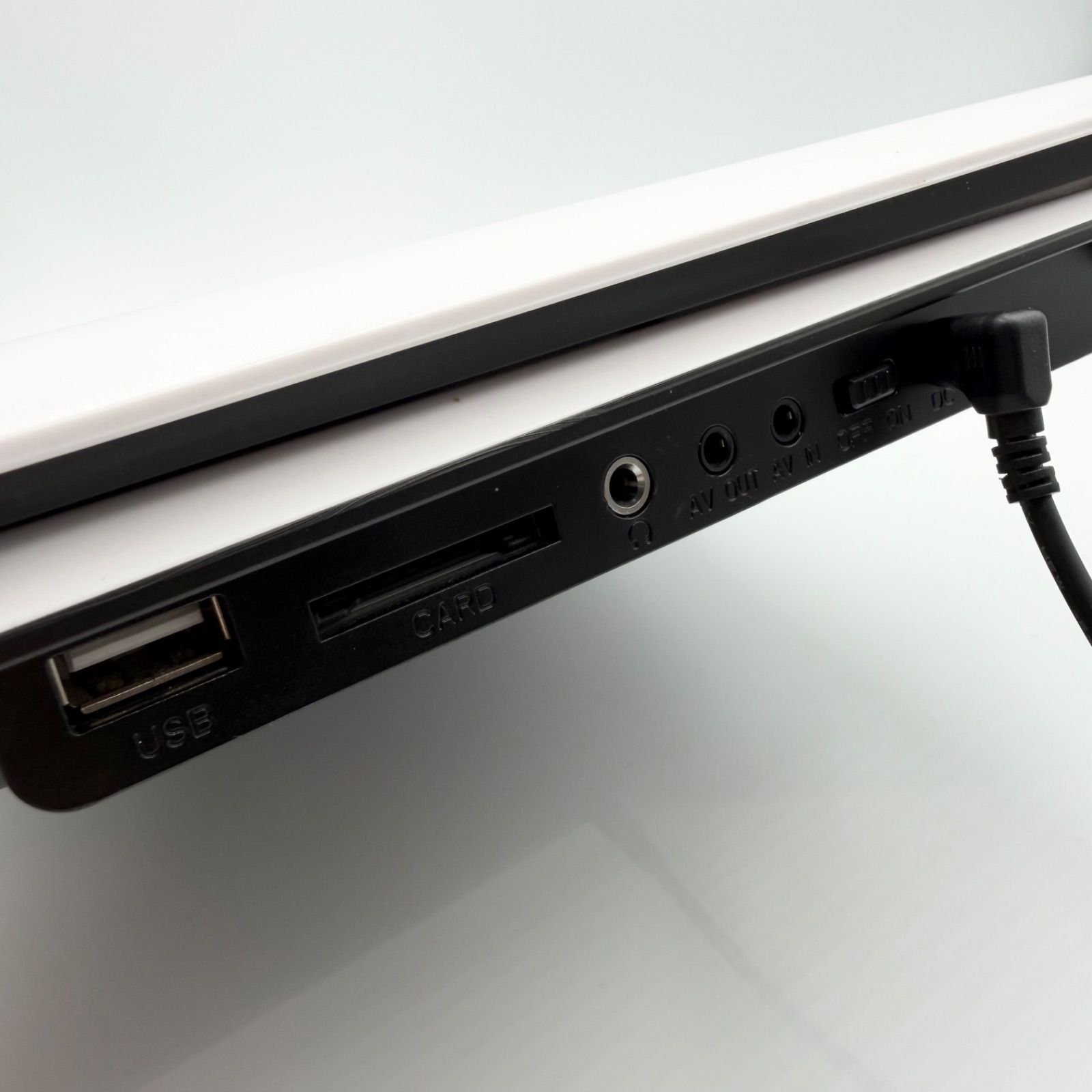 COOAU ポータブルDVDプレーヤー CU-102 ホワイト リモコン付き 動作