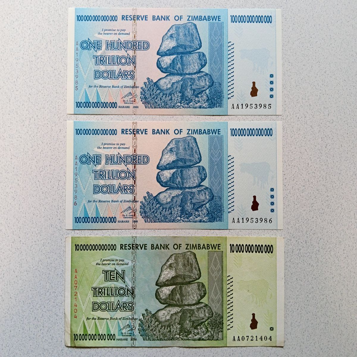 ジンバブエドル「100兆ドル連番2枚＆10兆ドル1枚」セット 本物保証