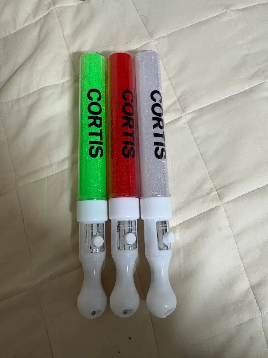 Cortis コルティス 応援棒 red