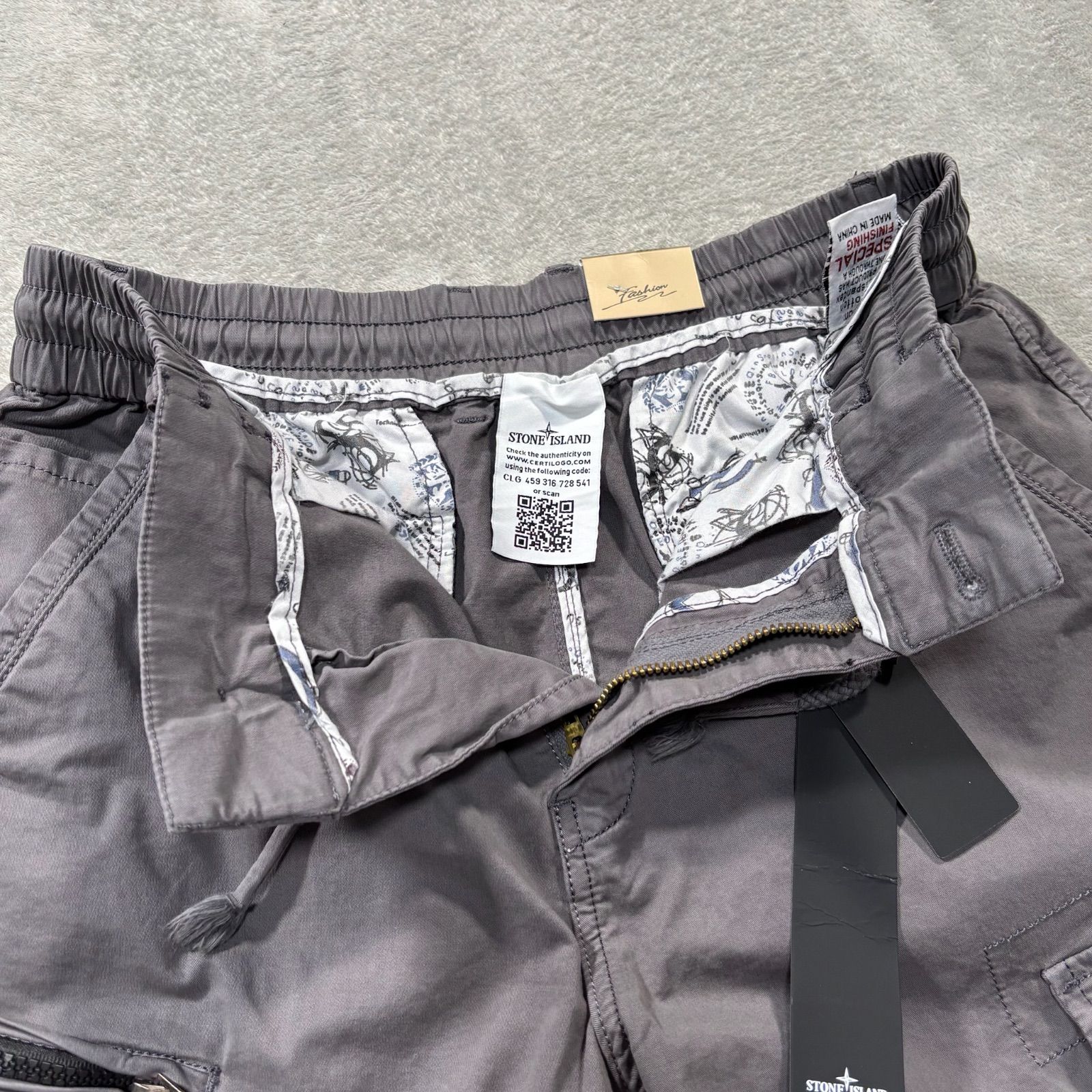 新古品 タグ付き STONE ISLAND ストーンアイランド カーゴパンツ 
