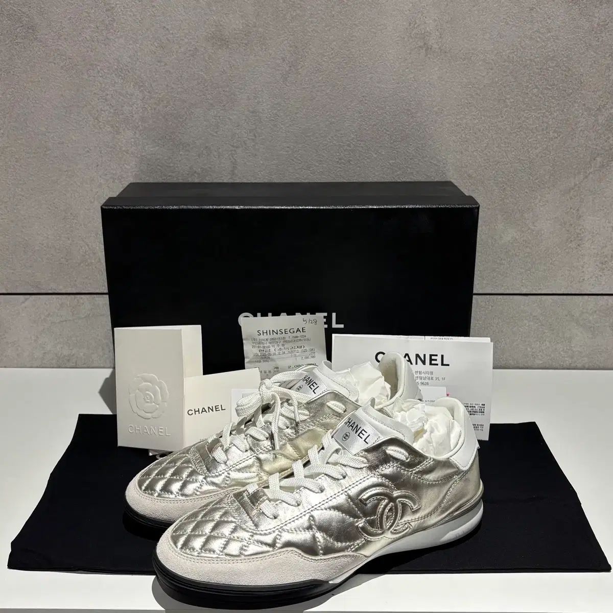 { 38 / 新品 / フルセット } CHANEL シャネル CCロゴ ラミネート スニーカー