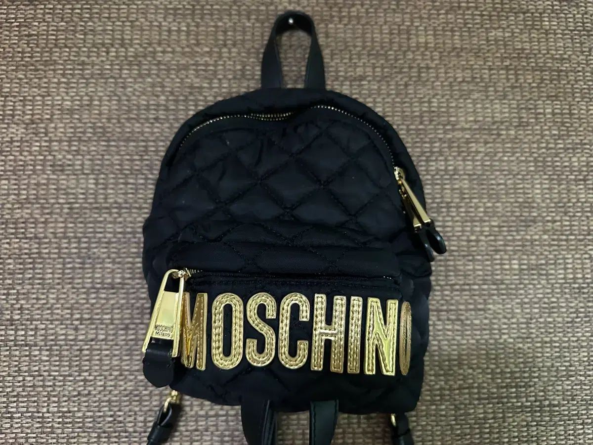 モスキーノ ミニ バックパック