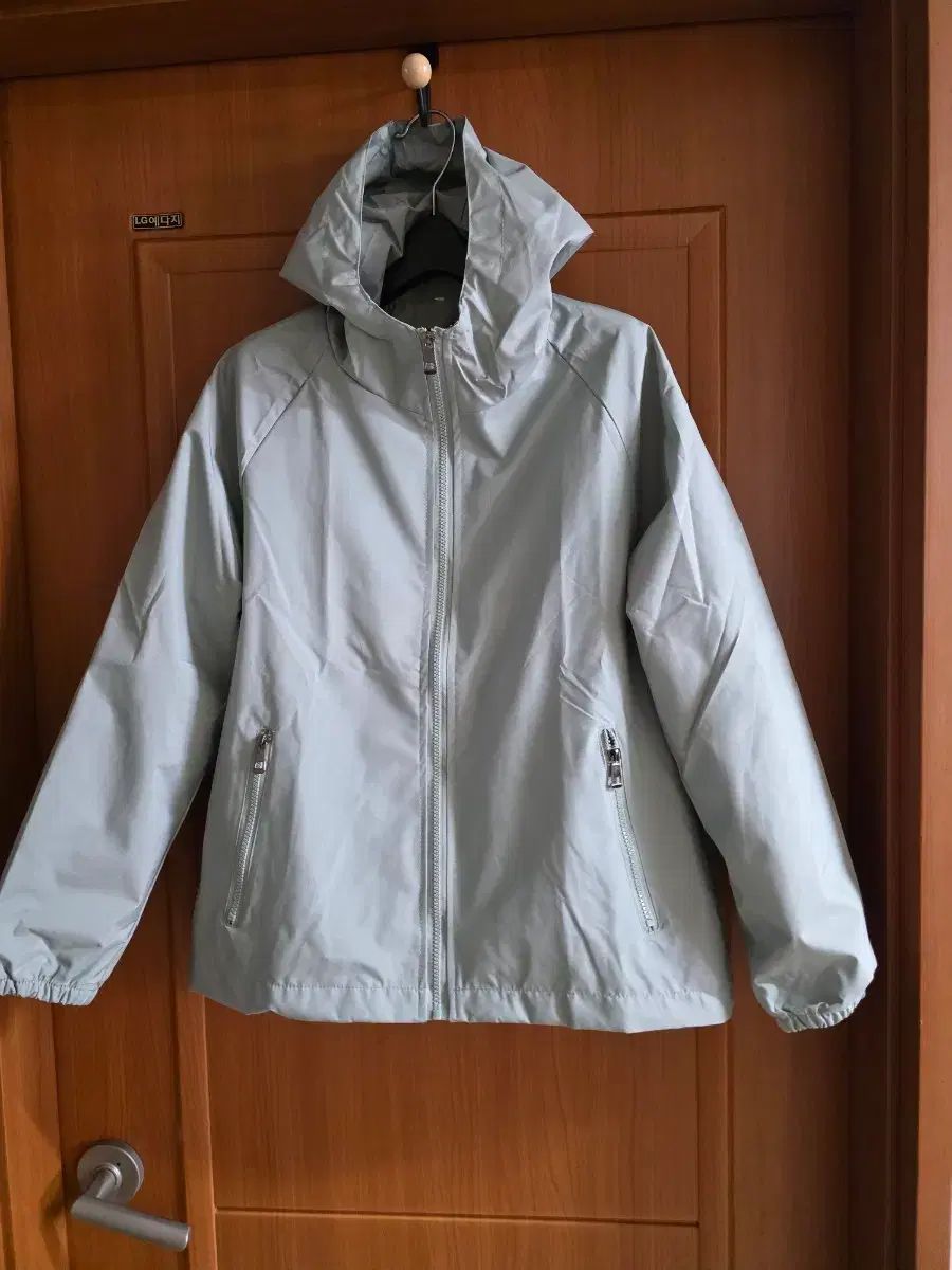 (新品) ライトグリーン カーキ빛 ウィンドブレーカー兼 アウター ユニセックス