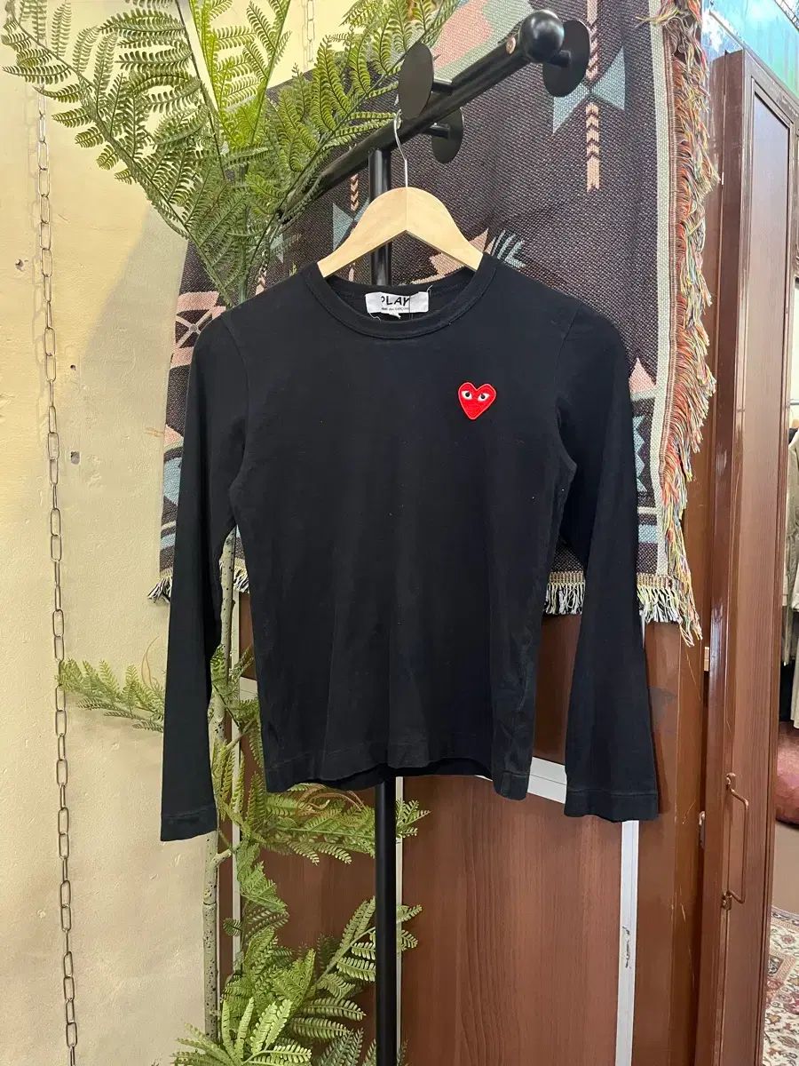 コム・デ・ギャルソン ブラック ハート ワッペン ロングスリーブ Tシャツ #csz929
