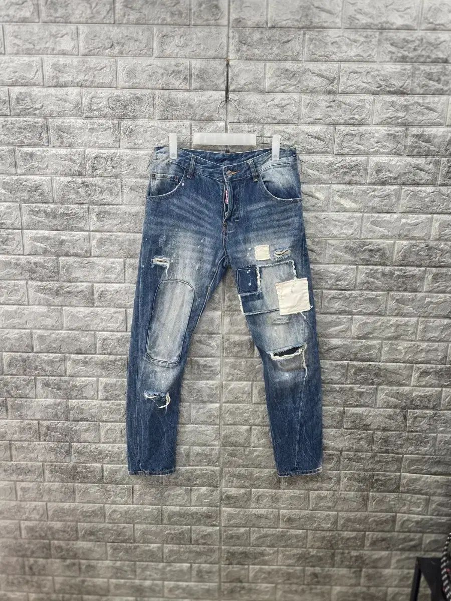 DSQUARED2 ディースクエアード2 パッチ デニム ズボン ウエスト サイズ 30-31 インチ