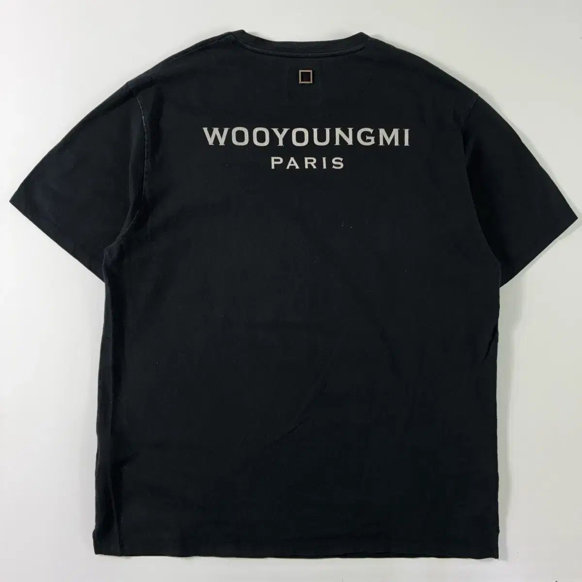 WOOYOUNGMI ウーヨンミ 白 パッチ バックロゴ ブラック 半袖Tシャツ