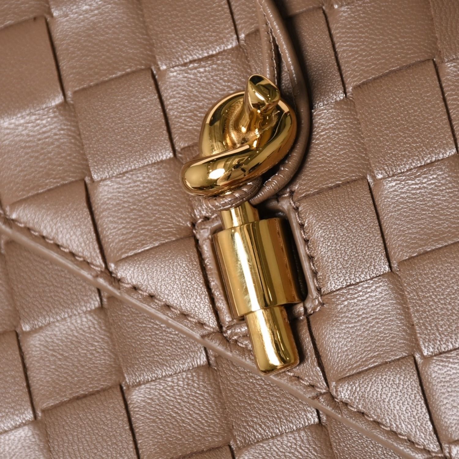 新品未使用 BOTTEGA VENETA ボッテガヴェネタ アンディアーモ クラッチ 