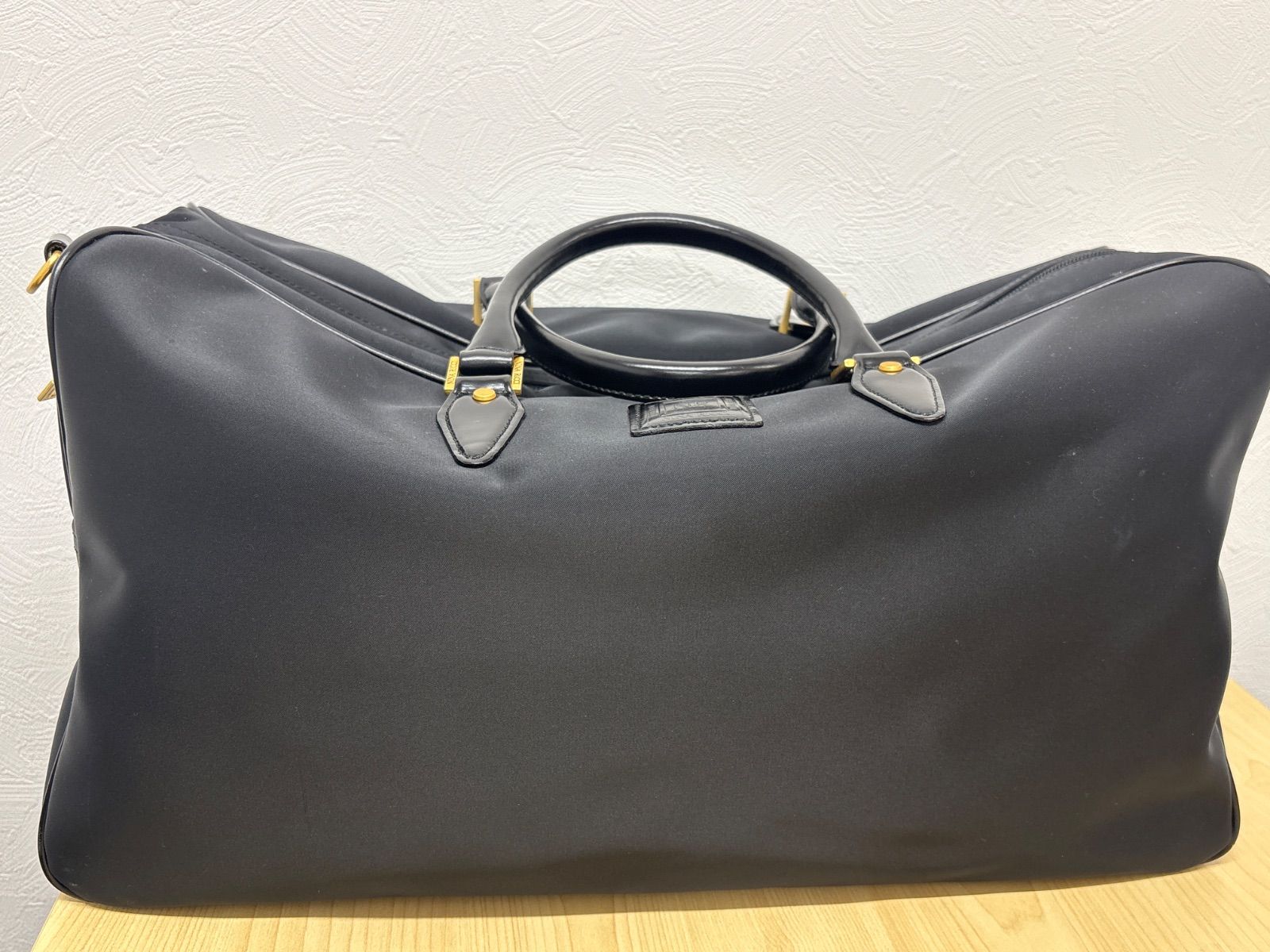 ニナリッチ ボストンバッグ ロゴ 2WAYショルダー ブラック ゴールド 14,400円