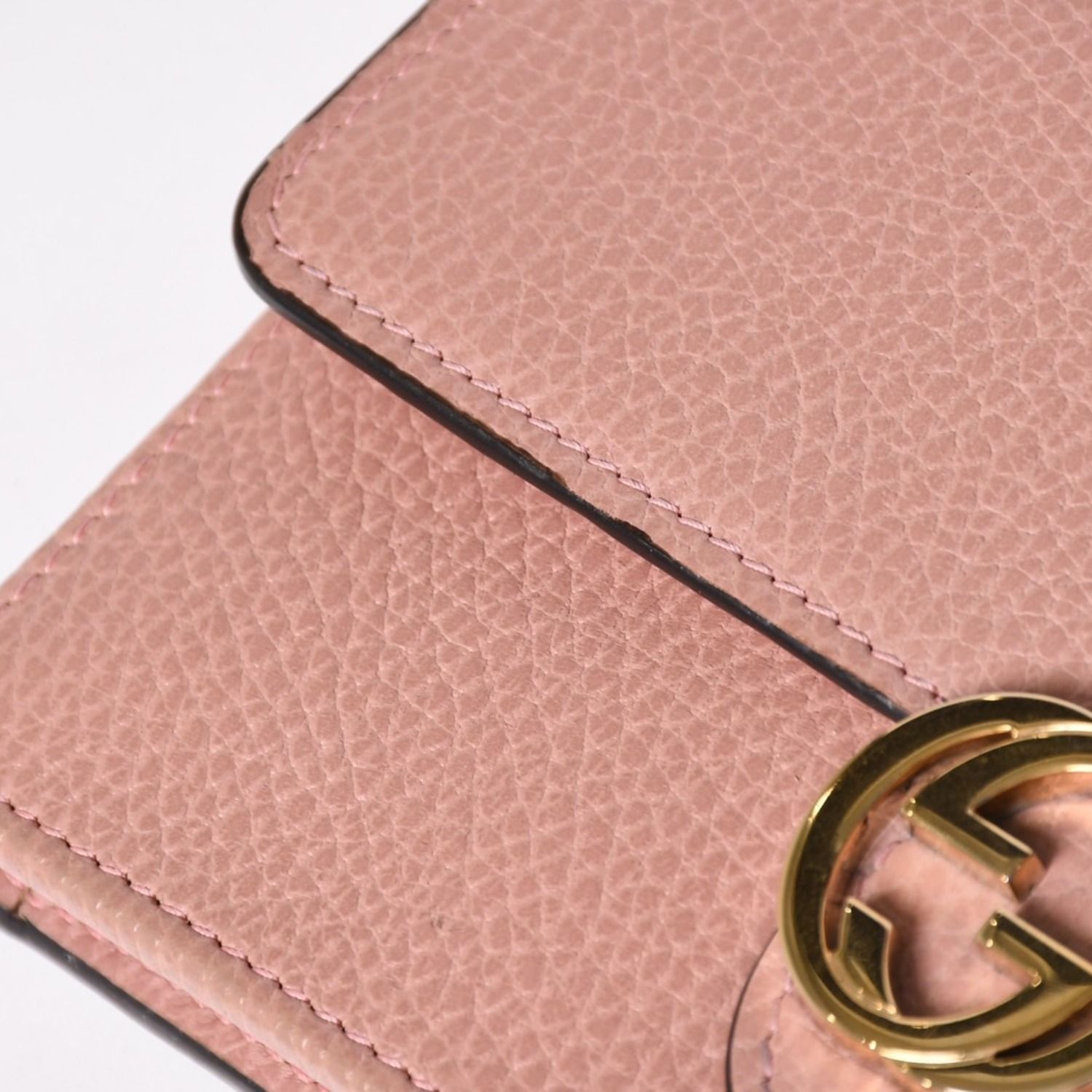 GUCCI グッチ インターロッキングGチェーンウォレット ペブルドレザー 