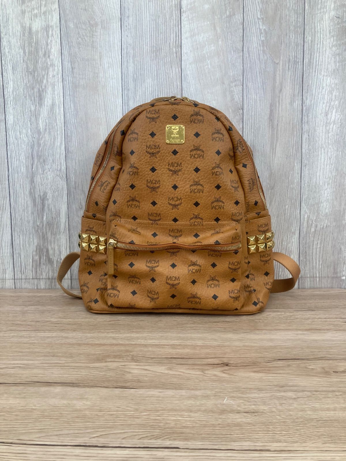 MCM エムシーエム リュック バックパック スタッズヴィセトス柄 レザー 