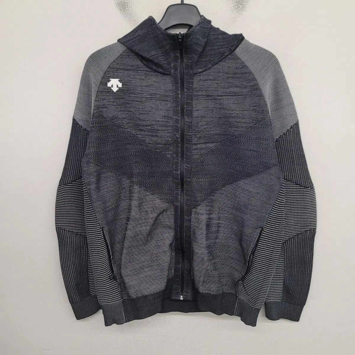105/XL デサント フード ジップアップ ジャージ トラックジャージ