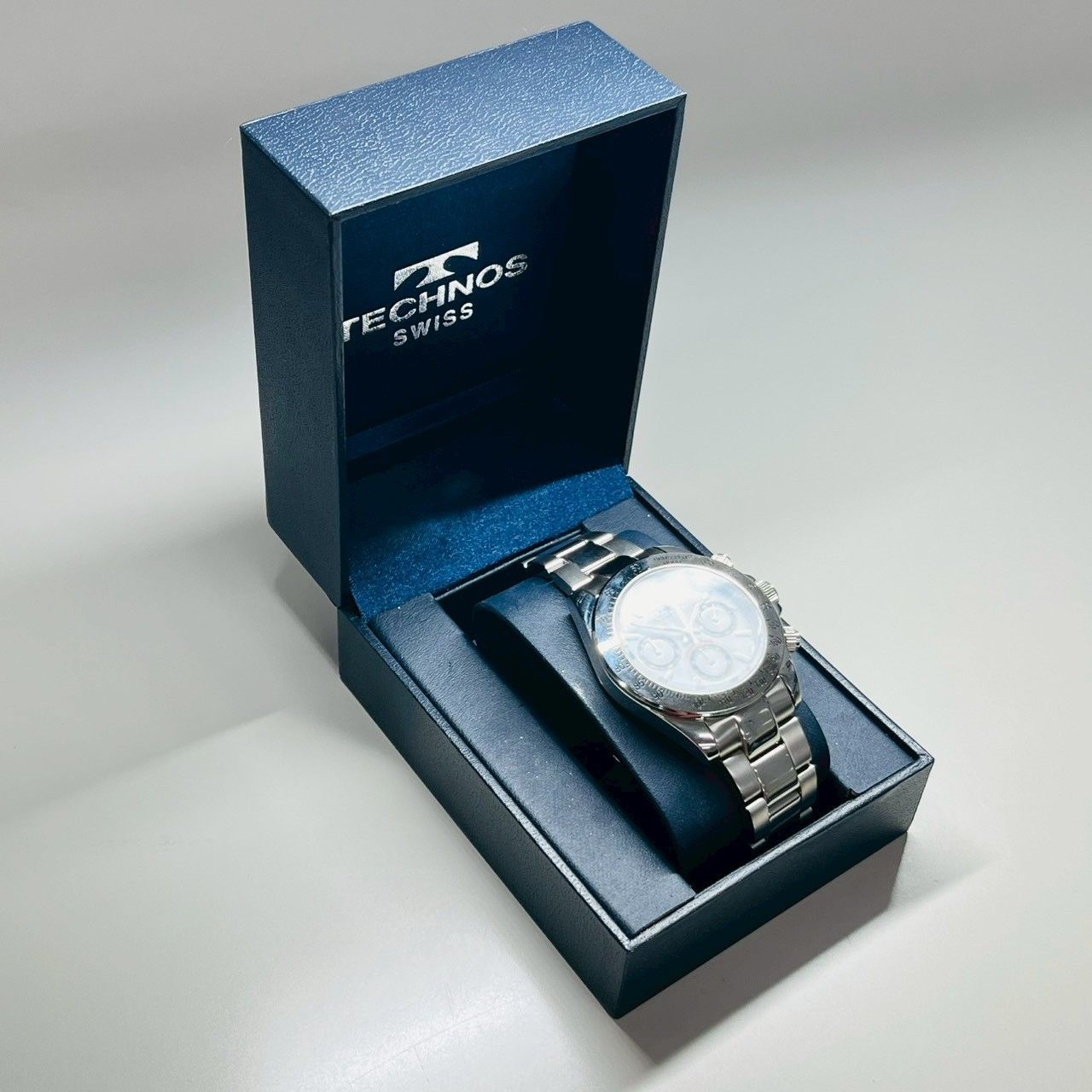 TECHNOS テクノス クロノグラフ TGM615 ホワイト文字盤 10気圧防水 