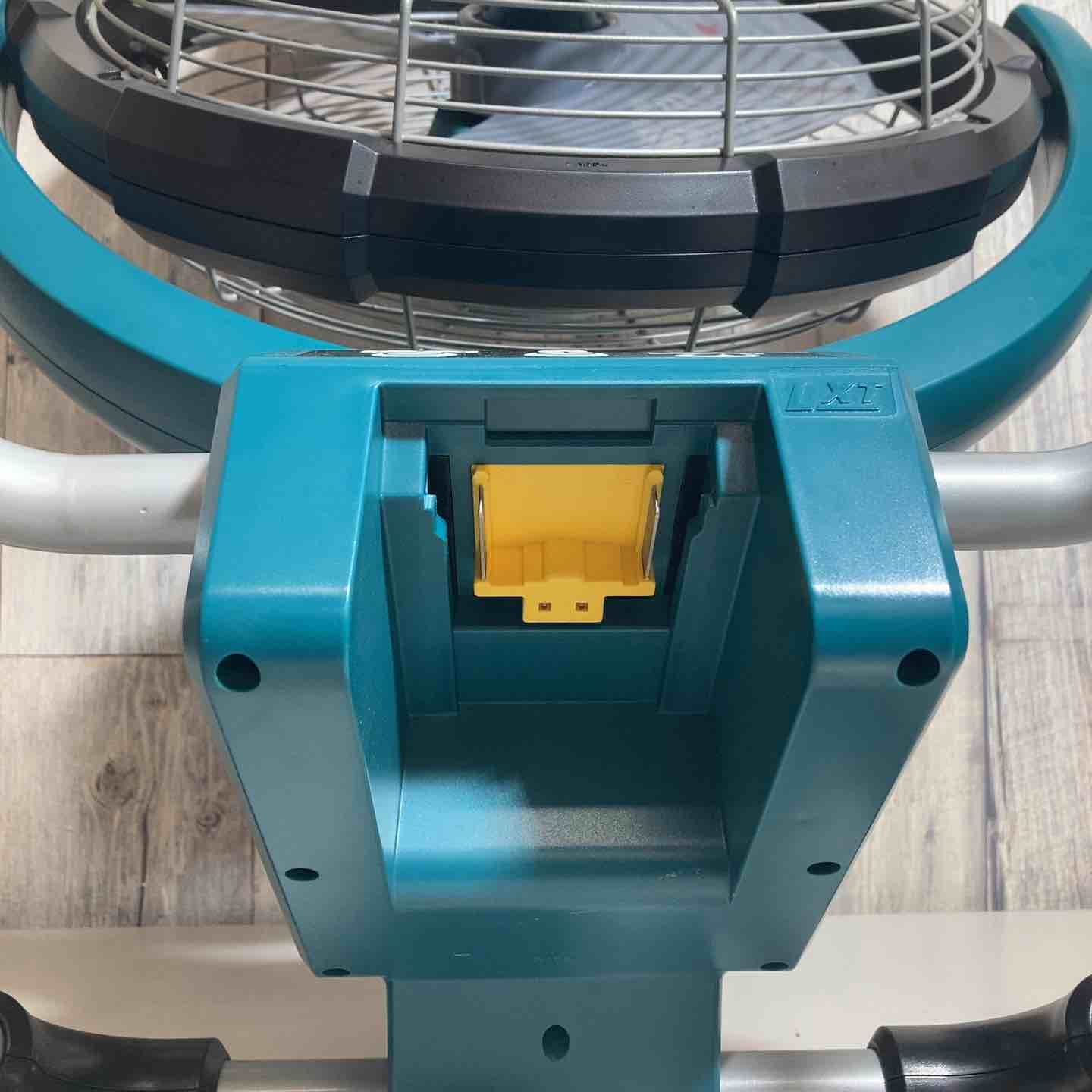 ☆マキタ(makita) 14.4/18Vコードレス産業扇 CF300DZ ACアダプタ付き【戸田店】