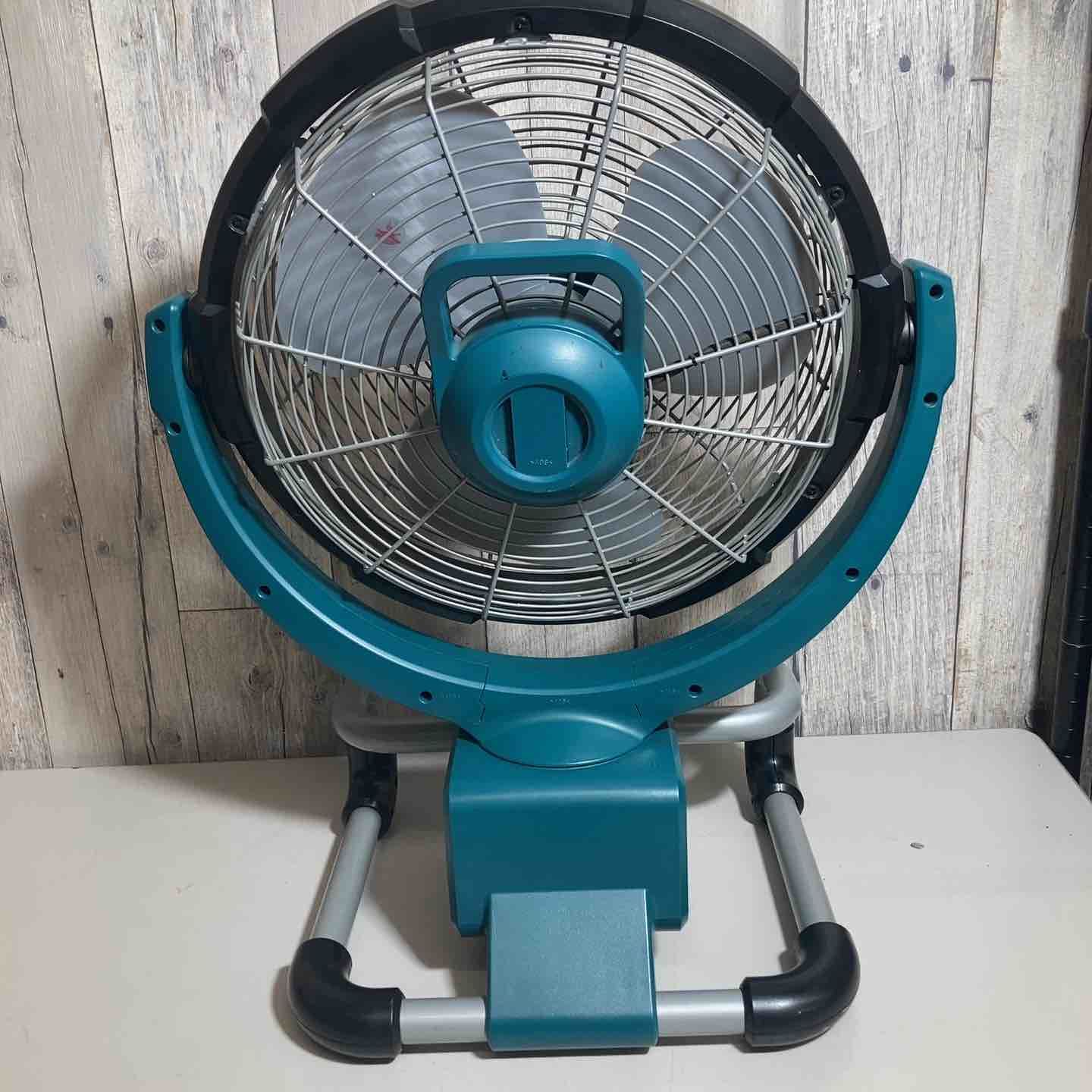 ☆マキタ(makita) 14.4/18Vコードレス産業扇 CF300DZ ACアダプタ付き【戸田店】