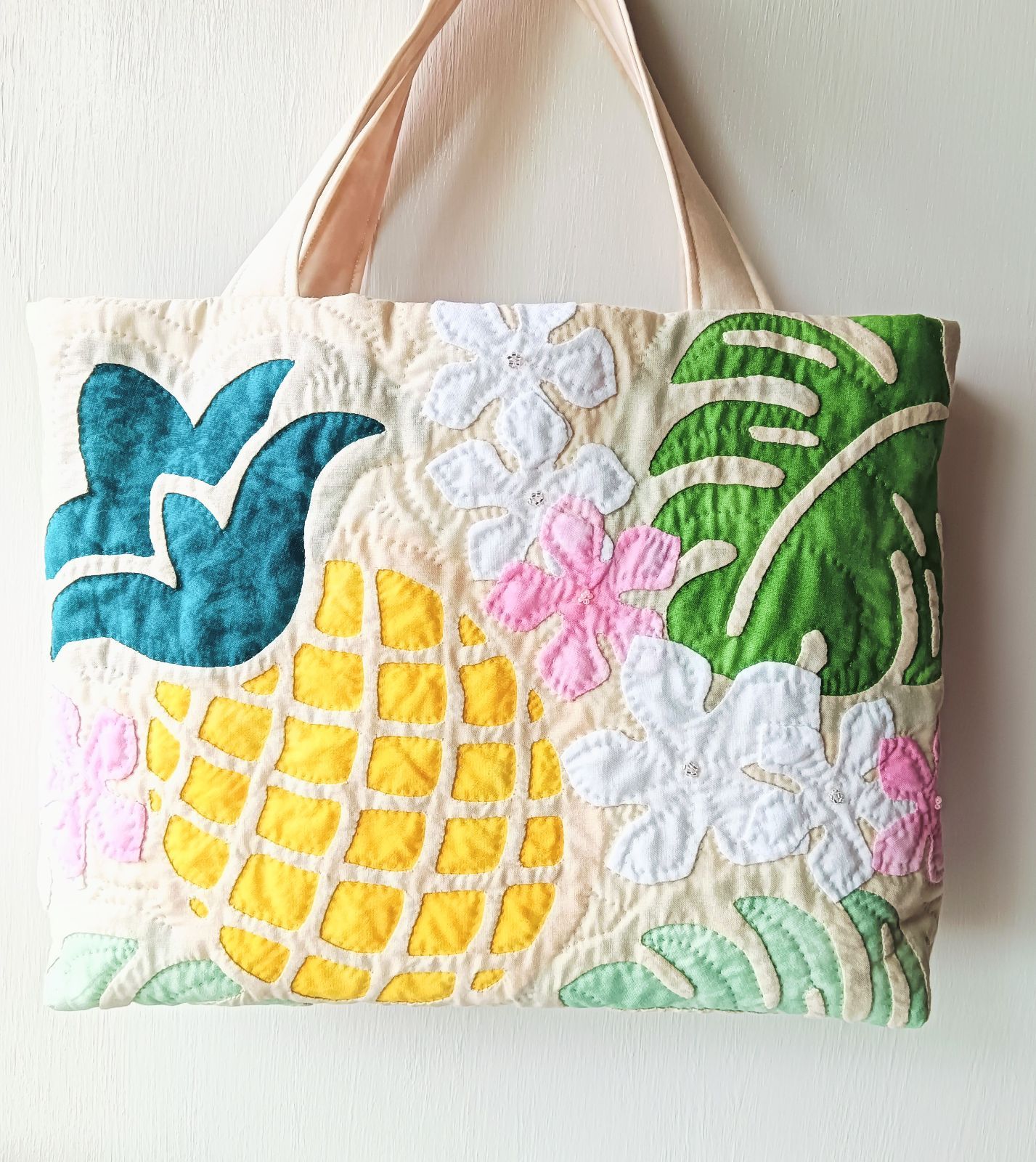 パイナップル ハワイアンキルト ハンドメイド　ハワイアンキルトバッグ　（パイナップル） トートバッグ メルカリ - トートバッグ