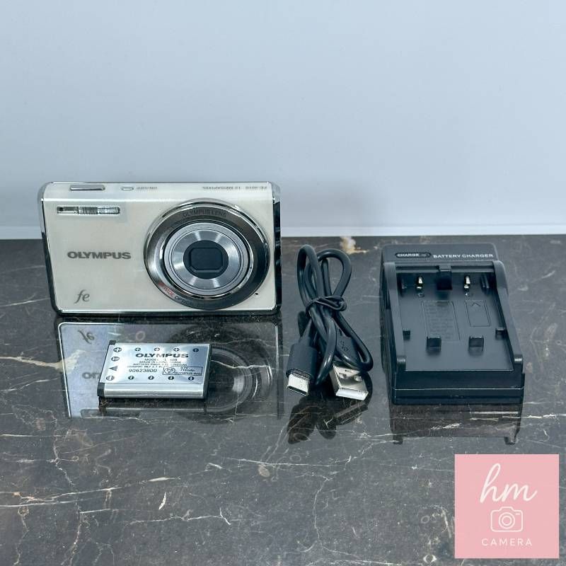 美品】OLYMPUS FE-4010 ホワイト 1200万画素 光学4倍ズーム スリム軽量