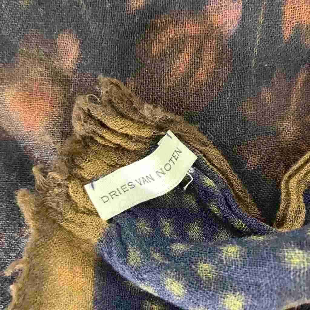 【最大値下げ！】DRIES VAN NOTEN　ストール　スカーフ ドリスヴァンノッテン DRIES VAN NOTEN スカーフ ストール 総柄