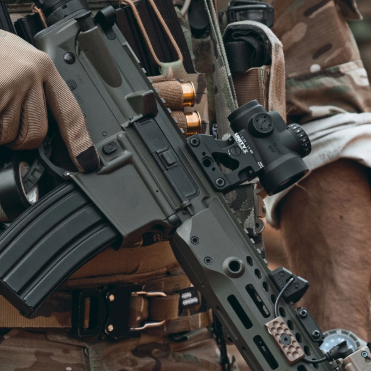 Unity Tactical FAST MRO ブラック Trijicon MRO対応 FST-MROB