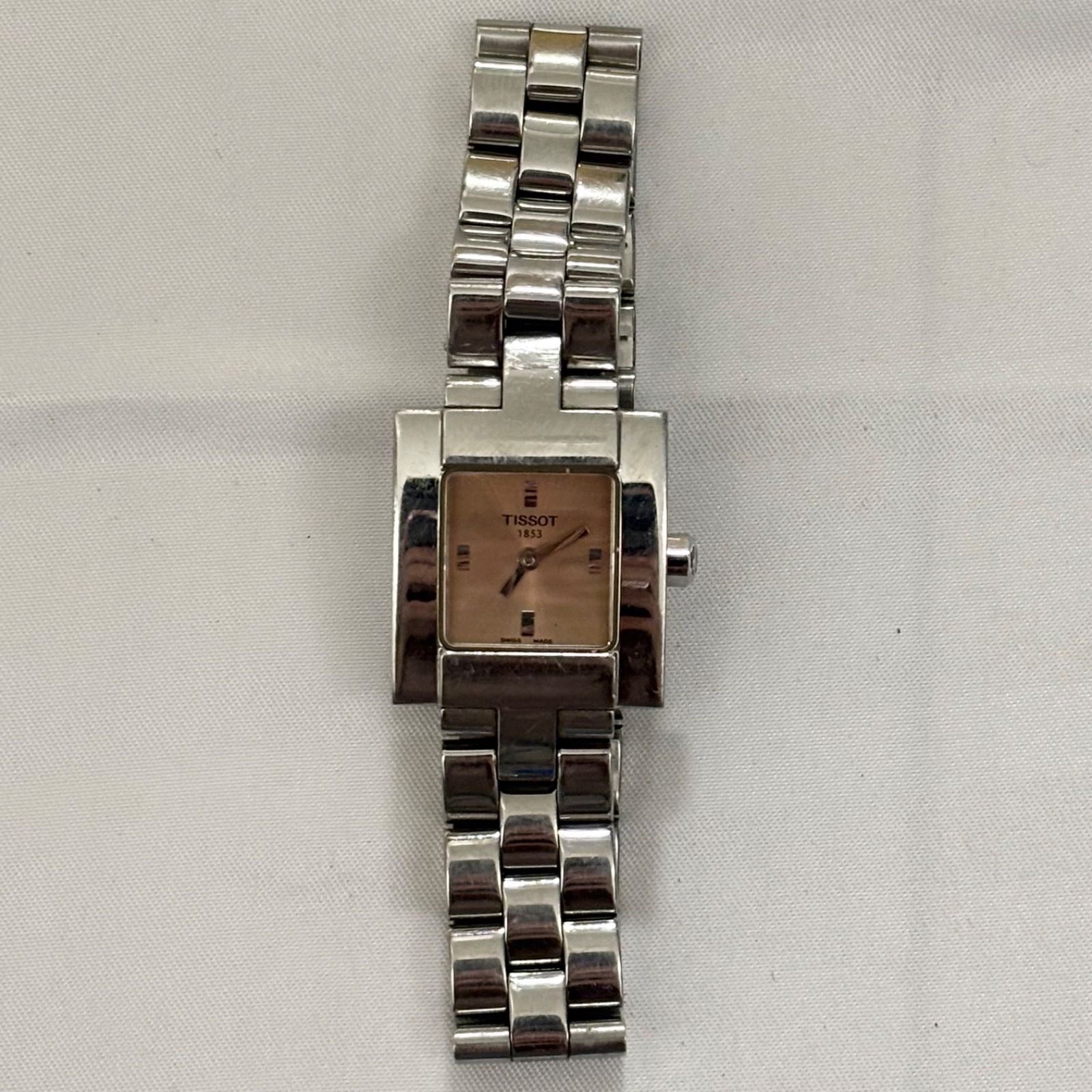 【送料無料】TISSOT/ティソ/1853/ピンク×シルバー/スクエア/クォーツ腕時計/電池切れ/動作未確認/中古品/ジャンク品扱い 【送料無料】TISSOT/ティソ/1853/ピンク×シルバー/スクエア/クォーツ腕時計/電池切れ/動作未確認/中古品/ジャンク品扱い