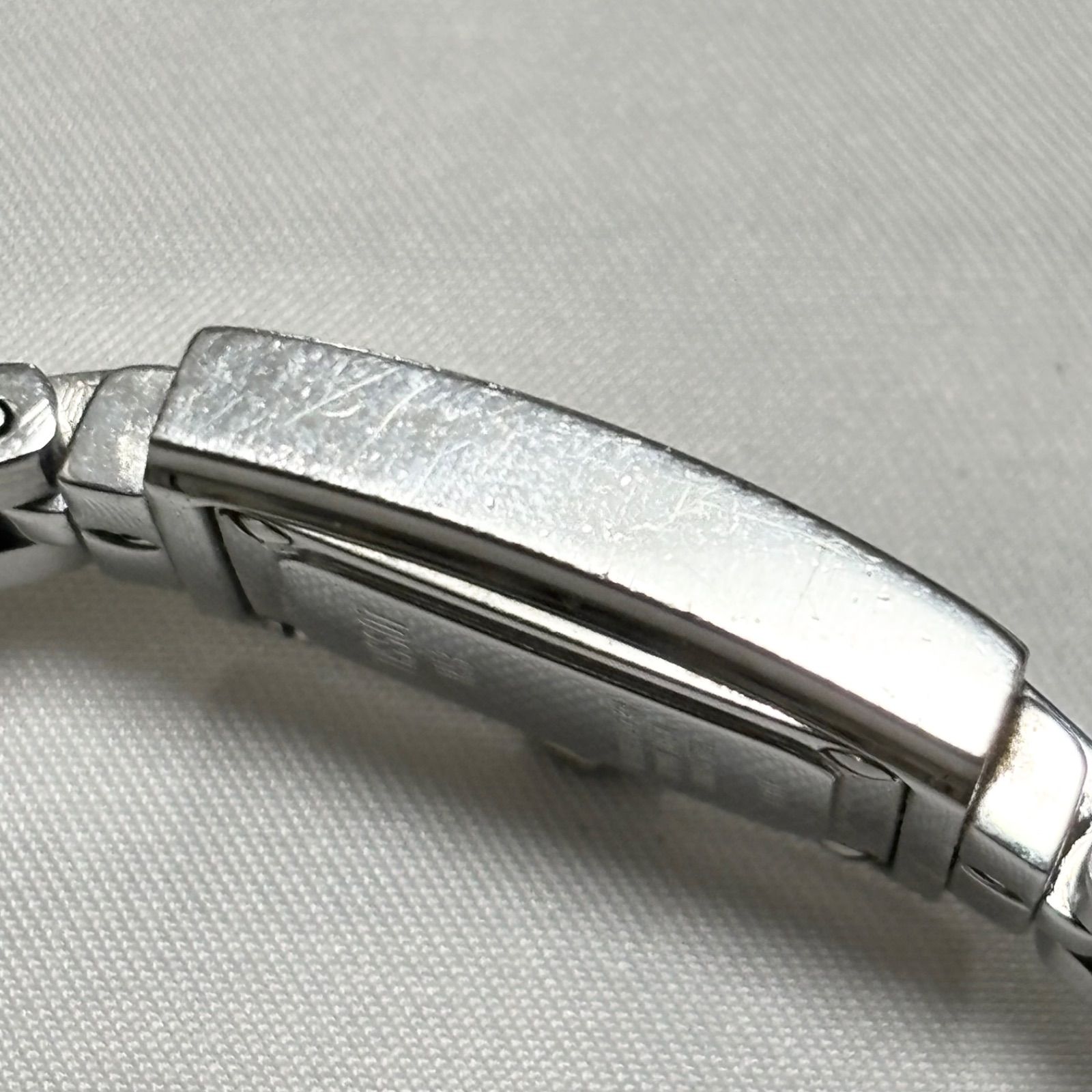 【送料無料】TISSOT/ティソ/1853/ピンク×シルバー/スクエア/クォーツ腕時計/電池切れ/動作未確認/中古品/ジャンク品扱い 【送料無料】TISSOT/ティソ/1853/ピンク×シルバー/スクエア/クォーツ腕時計/電池切れ/動作未確認/中古品/ジャンク品扱い