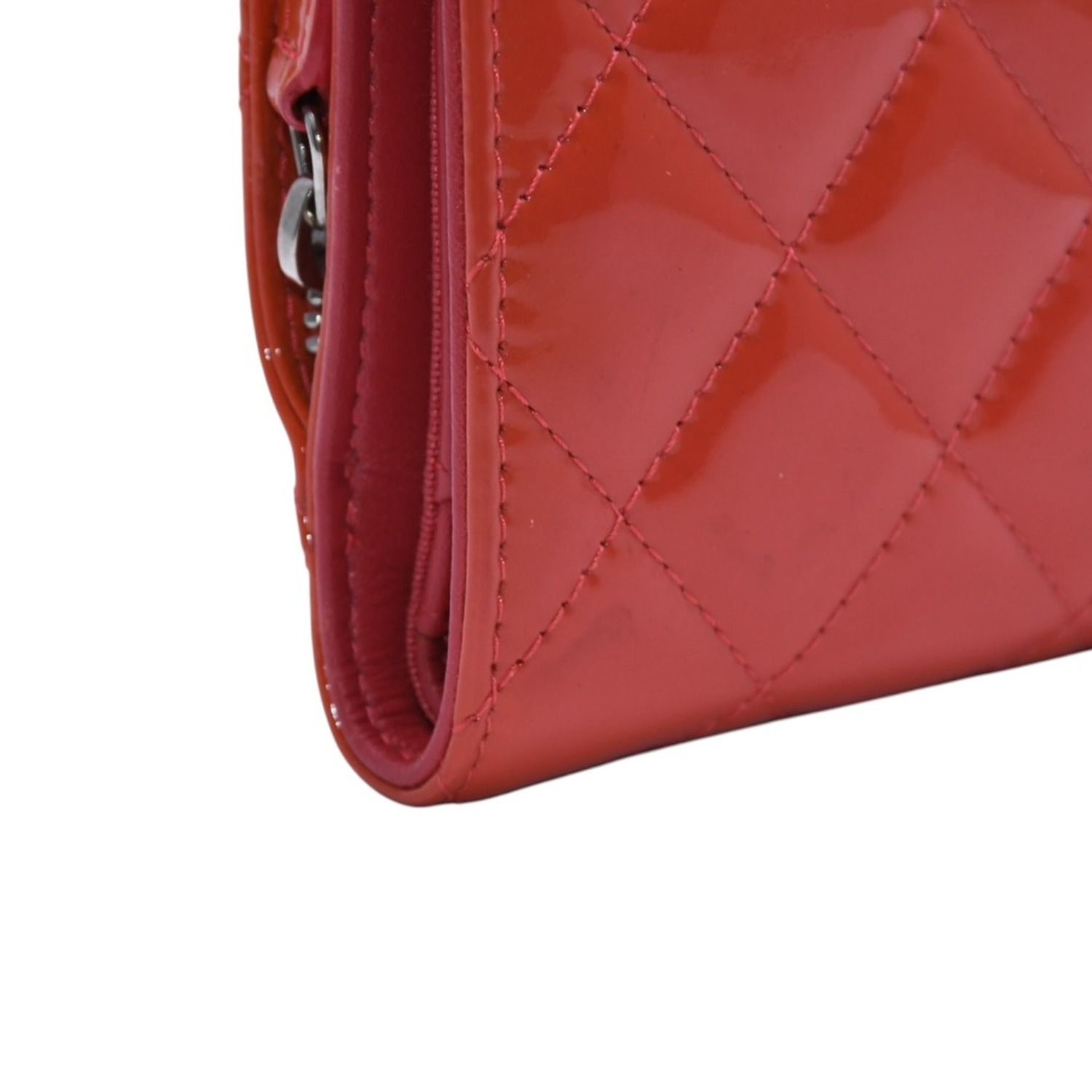 CHANEL シャネル マトラッセブリリアント パテントレザー二つ折りミディアムウォレット 16番台 キルティング ココマーク 財布 エナメル オレンジ 美品 中古 4a002826 CHANEL シャネル マトラッセブリリアント パテントレザー二つ折りミディアムウォレット 16番台 キルティング ココマーク 財布 エナメル オレンジ 美品 中古 4a002826