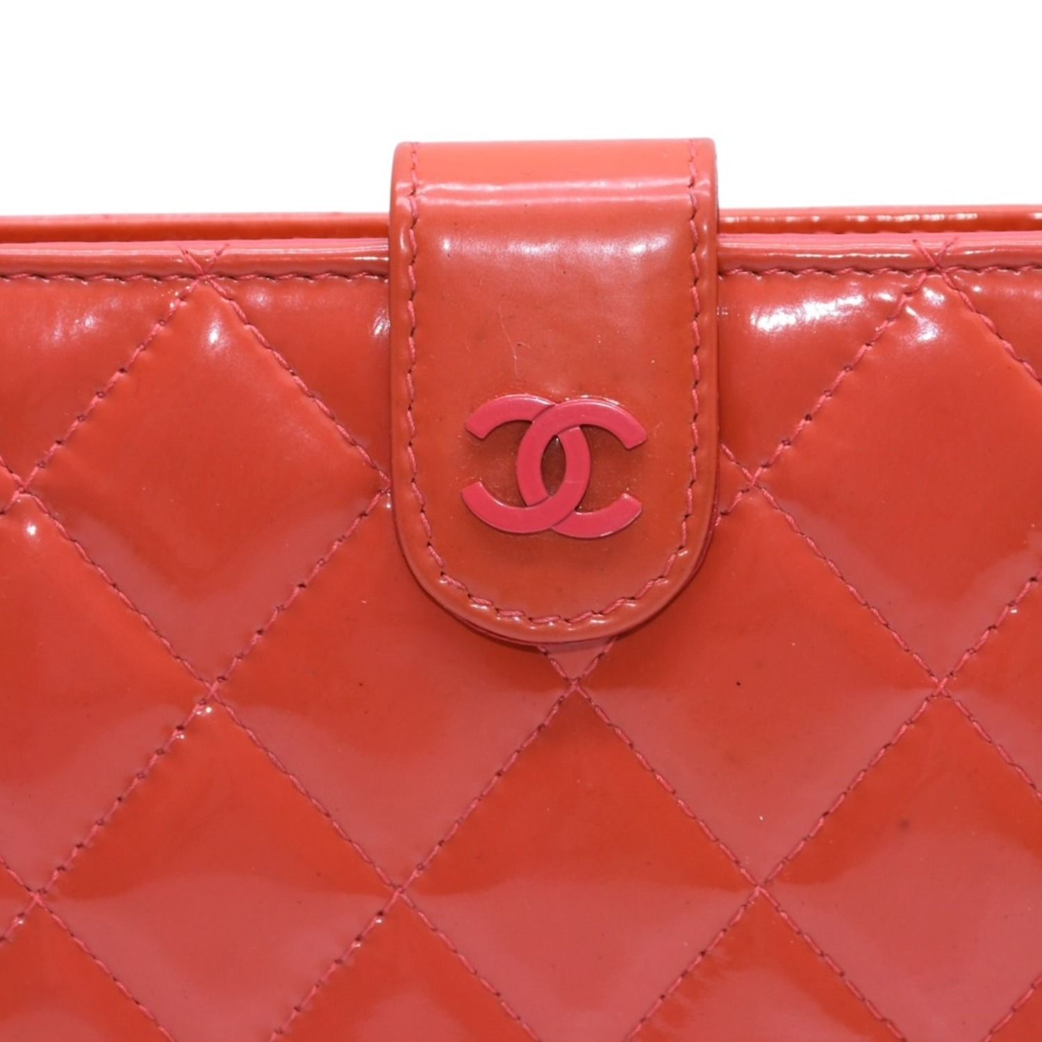 CHANEL シャネル マトラッセブリリアント パテントレザー二つ折りミディアムウォレット 16番台 キルティング ココマーク 財布 エナメル オレンジ 美品 中古 4a002826 CHANEL シャネル マトラッセブリリアント パテントレザー二つ折りミディアムウォレット 16番台 キルティング ココマーク 財布 エナメル オレンジ 美品 中古 4a002826