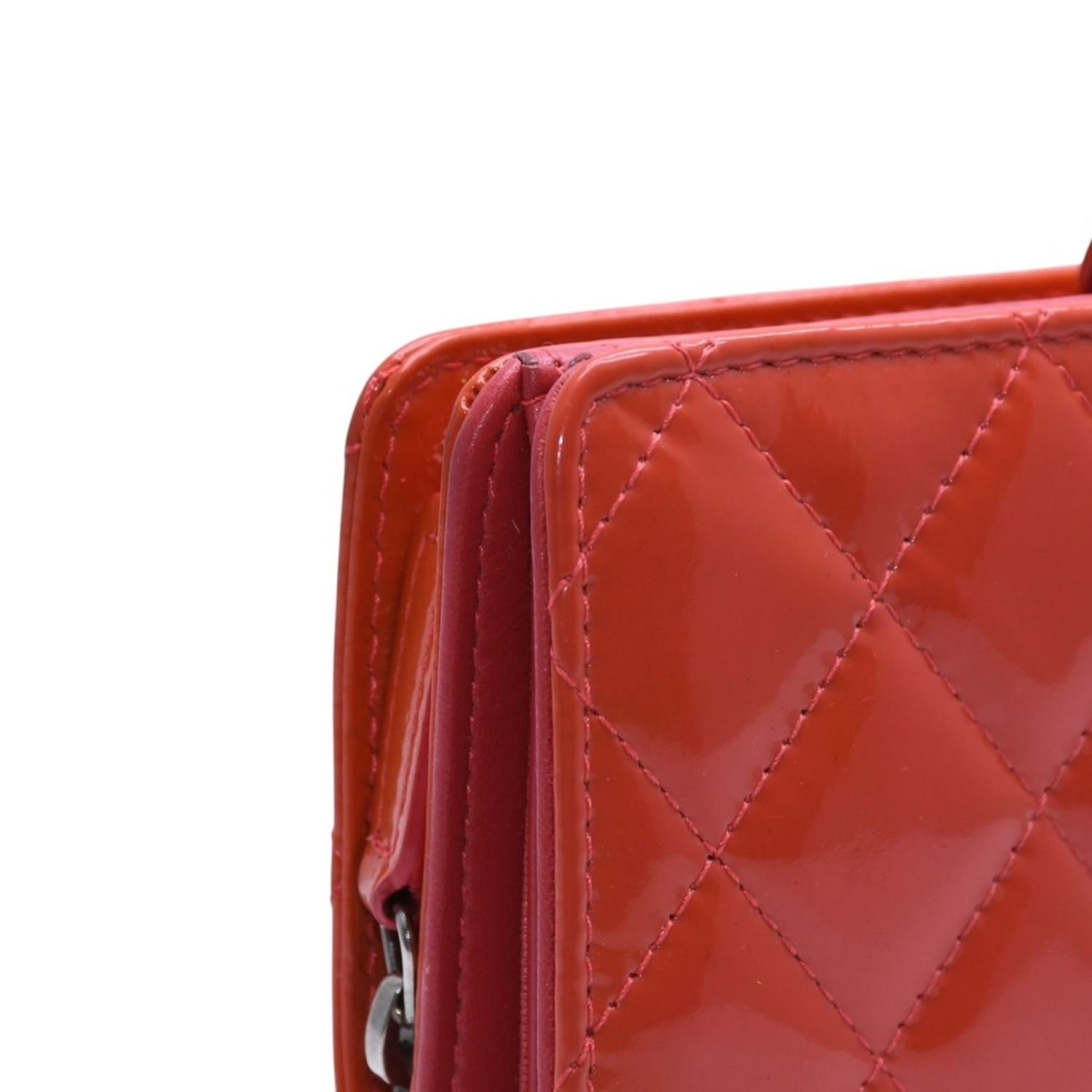CHANEL シャネル マトラッセブリリアント パテントレザー二つ折りミディアムウォレット 16番台 キルティング ココマーク 財布 エナメル オレンジ 美品 中古 4a002826 CHANEL シャネル マトラッセブリリアント パテントレザー二つ折りミディアムウォレット 16番台 キルティング ココマーク 財布 エナメル オレンジ 美品 中古 4a002826