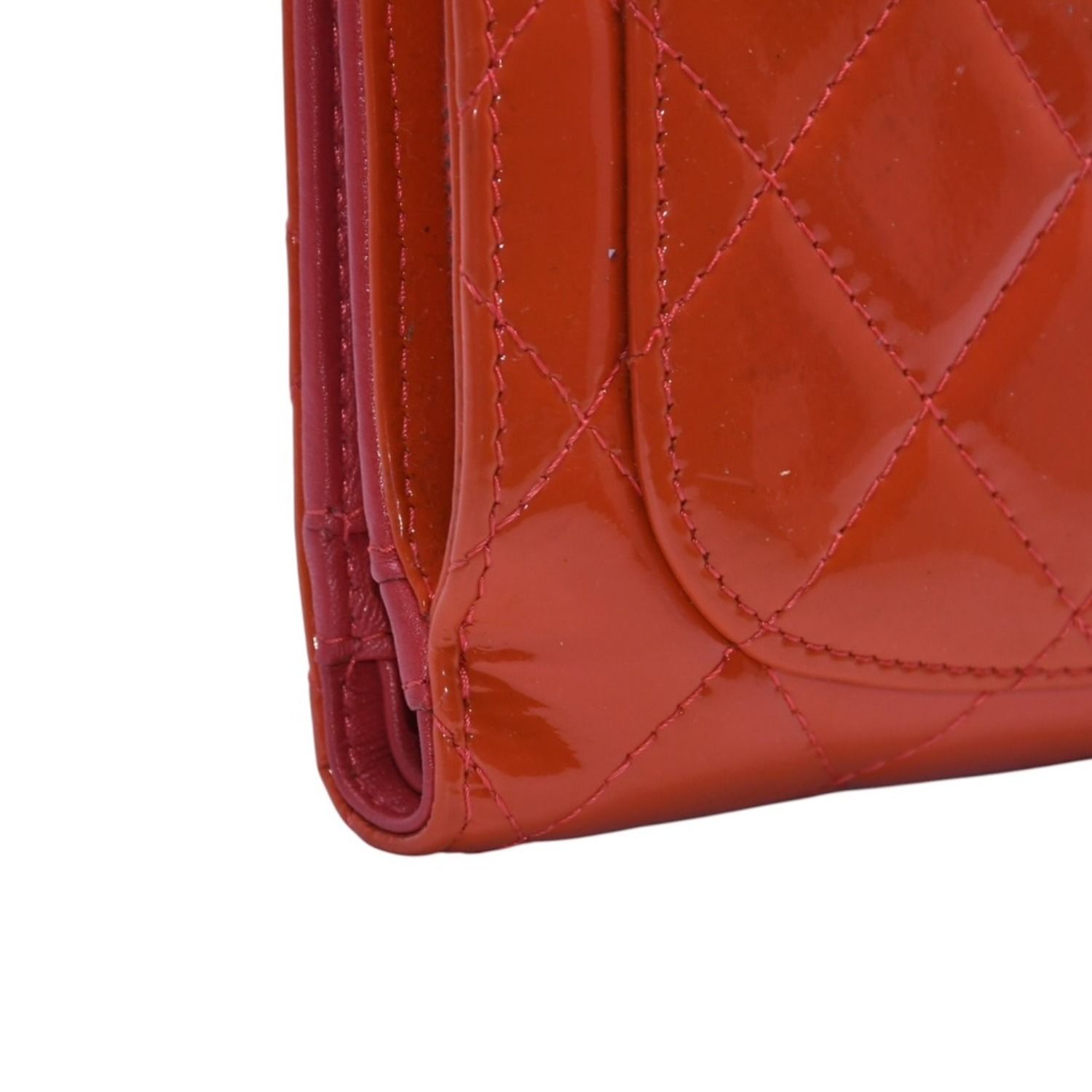 CHANEL シャネル マトラッセブリリアント パテントレザー二つ折りミディアムウォレット 16番台 キルティング ココマーク 財布 エナメル オレンジ 美品 中古 4a002826 CHANEL シャネル マトラッセブリリアント パテントレザー二つ折りミディアムウォレット 16番台 キルティング ココマーク 財布 エナメル オレンジ 美品 中古 4a002826