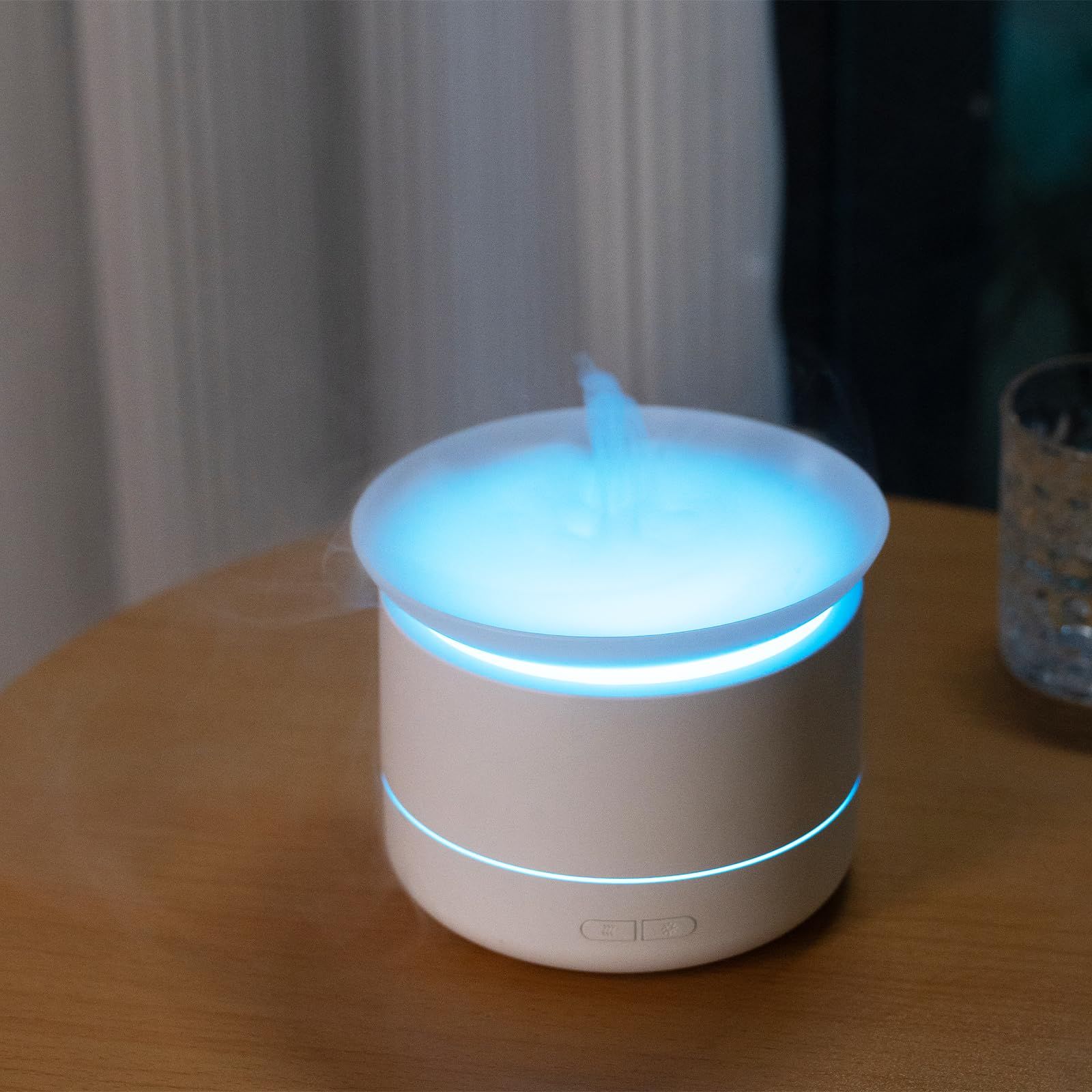 ViSSKO 加湿器 卓上 アロマディフューザー 小型 海霧 200ml LEDライト7色 超音波 卓上加湿器 卓上噴水 空焚き防止 自動停止機能 排水 コンパクト お手入れ簡単 フィルターなし デスク 寝室 会社 乾燥/花粉症対策-ホワイト d43d2f53