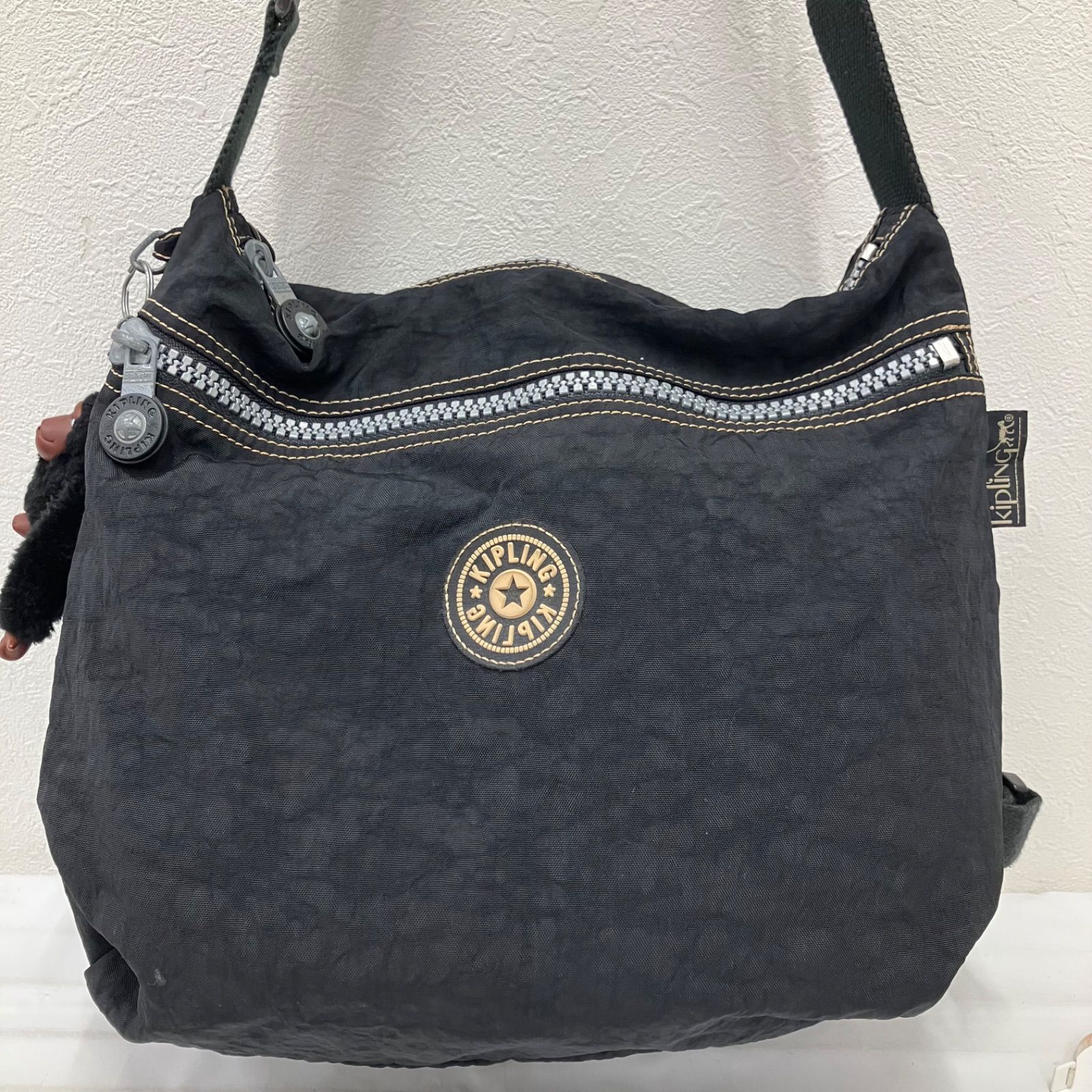 3818 Kipling キプリング ブラックショルダーバッグ 肩がけ 斜めがけ 
