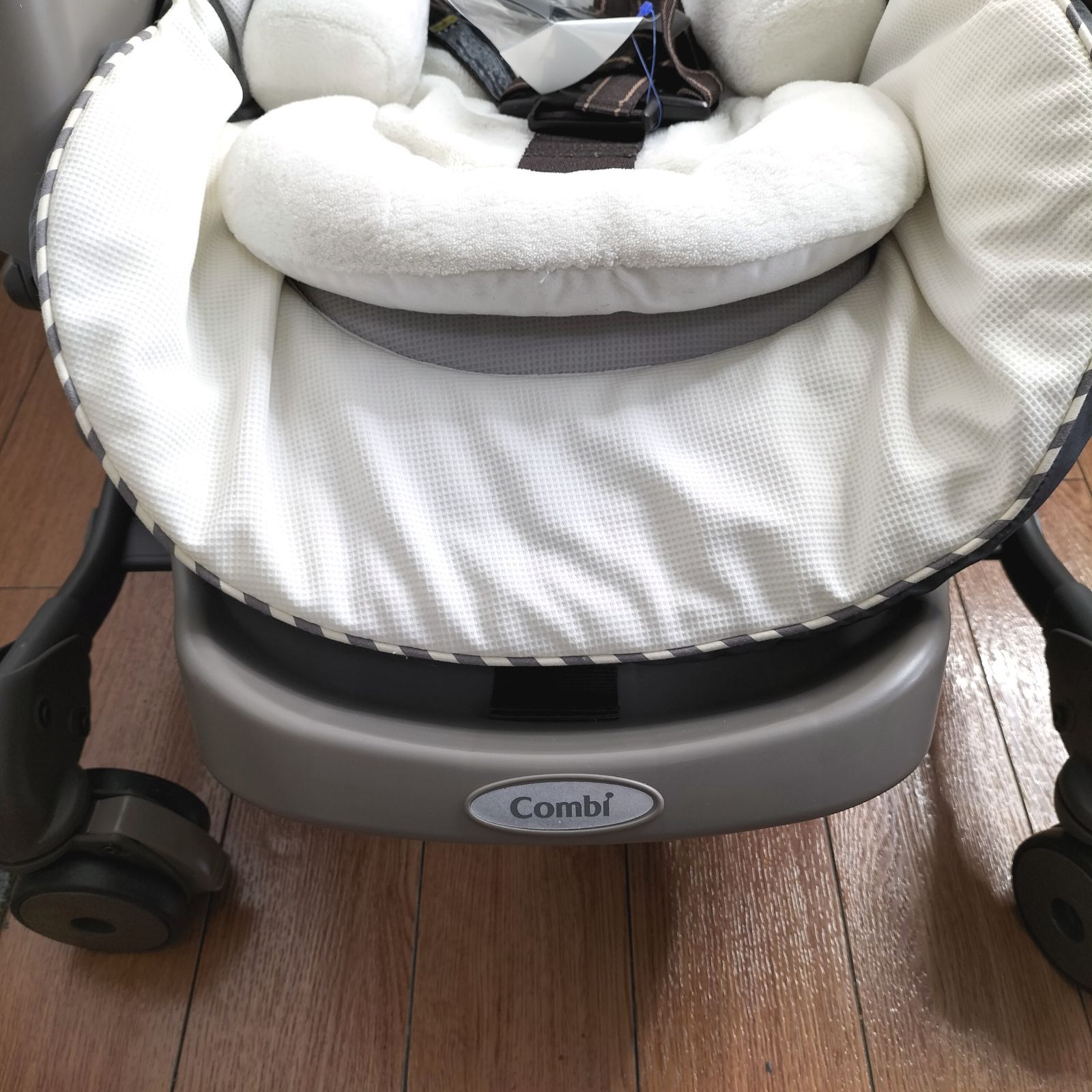 Combi ネムリラ AUTO SWING オートスウィング 電動ハイローチェア