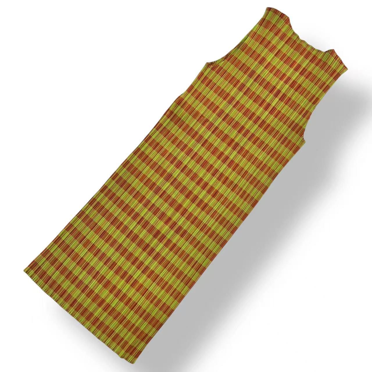 極美品 ISSEY MIYAKE イッセイミヤケ PLEATS PLEASE プリーツプリーズ ノースリーブワンピース チェックプリント サイズ4 極美品 ISSEY MIYAKE イッセイミヤケ PLEATS PLEASE プリーツプリーズ ノースリーブワンピース チェックプリント サイズ4