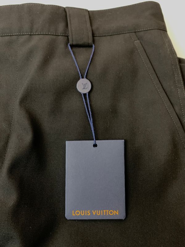 【中古美品】 LOUIS VUITTON ルイ・ヴィトン 25SS テーラードウール カーペンターパンツ RM251MM PQR HSP43W ボトムス 【179-260526-jt-22-min】 【中古美品】 LOUIS VUITTON ルイ・ヴィトン 25SS テーラードウール カーペンターパンツ RM251MM PQR HSP43W ボトムス 【179-260526-jt-22-min】