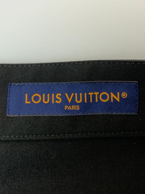 【中古美品】 LOUIS VUITTON ルイ・ヴィトン 25SS テーラードウール カーペンターパンツ RM251MM PQR HSP43W ボトムス 【179-260526-jt-22-min】 【中古美品】 LOUIS VUITTON ルイ・ヴィトン 25SS テーラードウール カーペンターパンツ RM251MM PQR HSP43W ボトムス 【179-260526-jt-22-min】