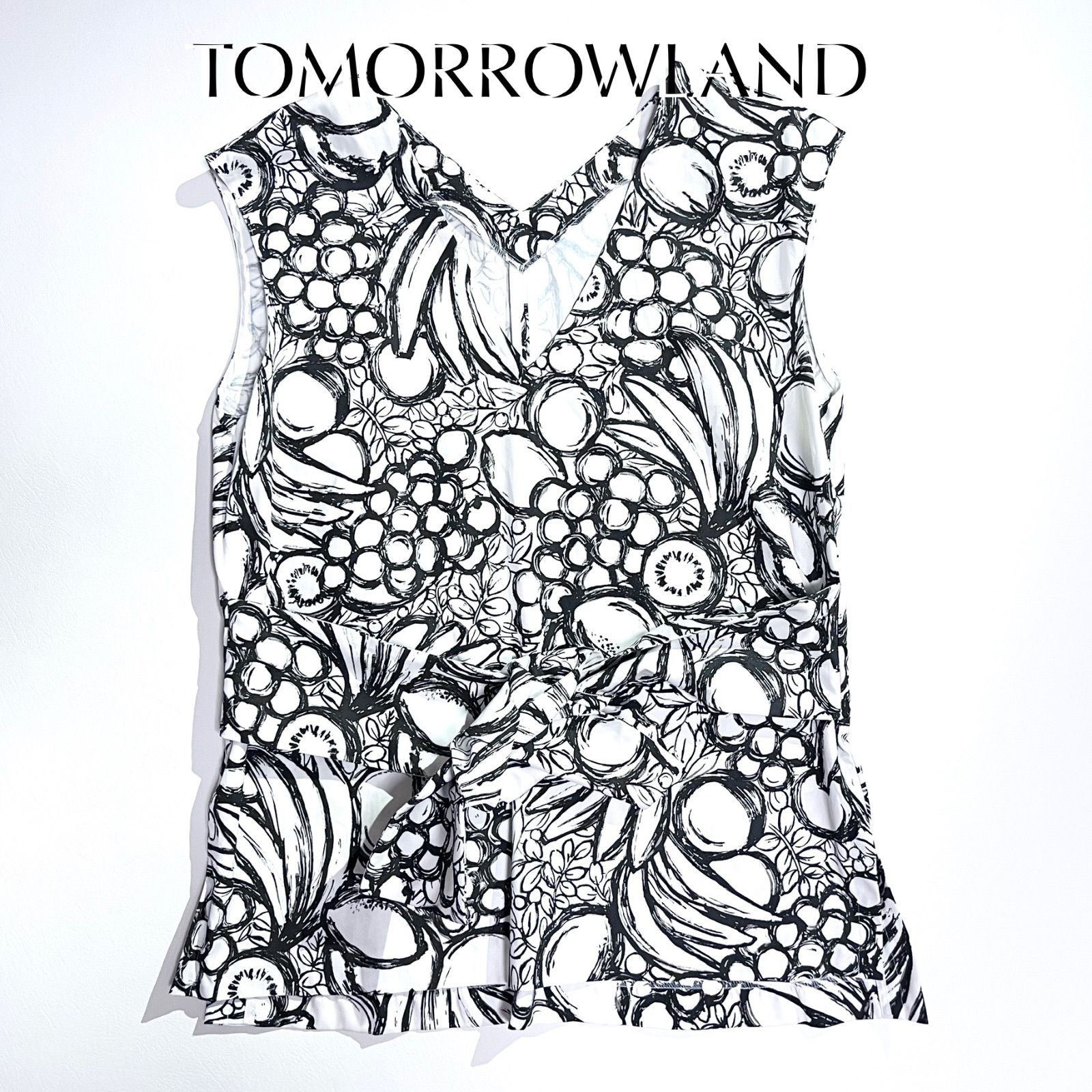 cU63 TOMORROWLAND フルーツモチーフ柄 Vネックシャツ ノースリーブブラウス ウエストリボン トゥモローランド