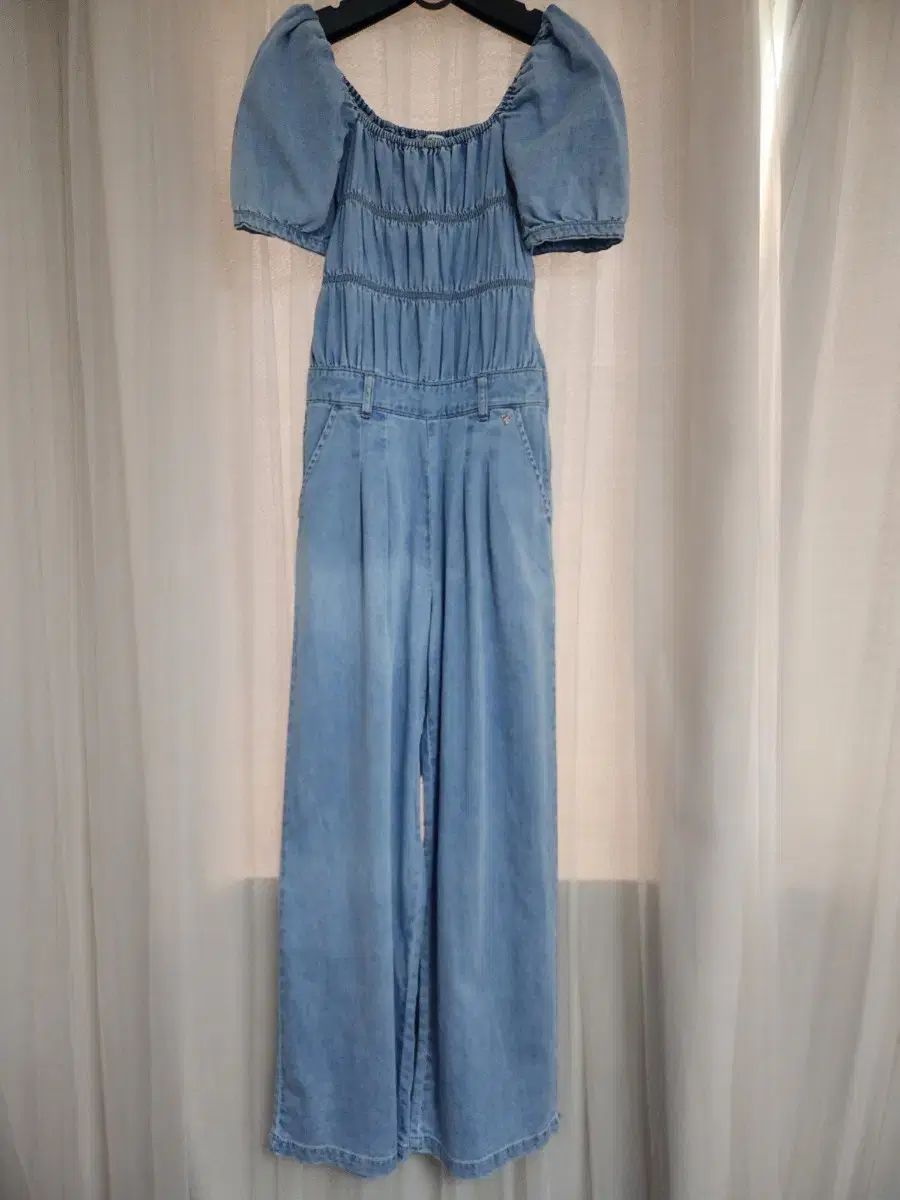 GUESSデニム パフ オールインワン