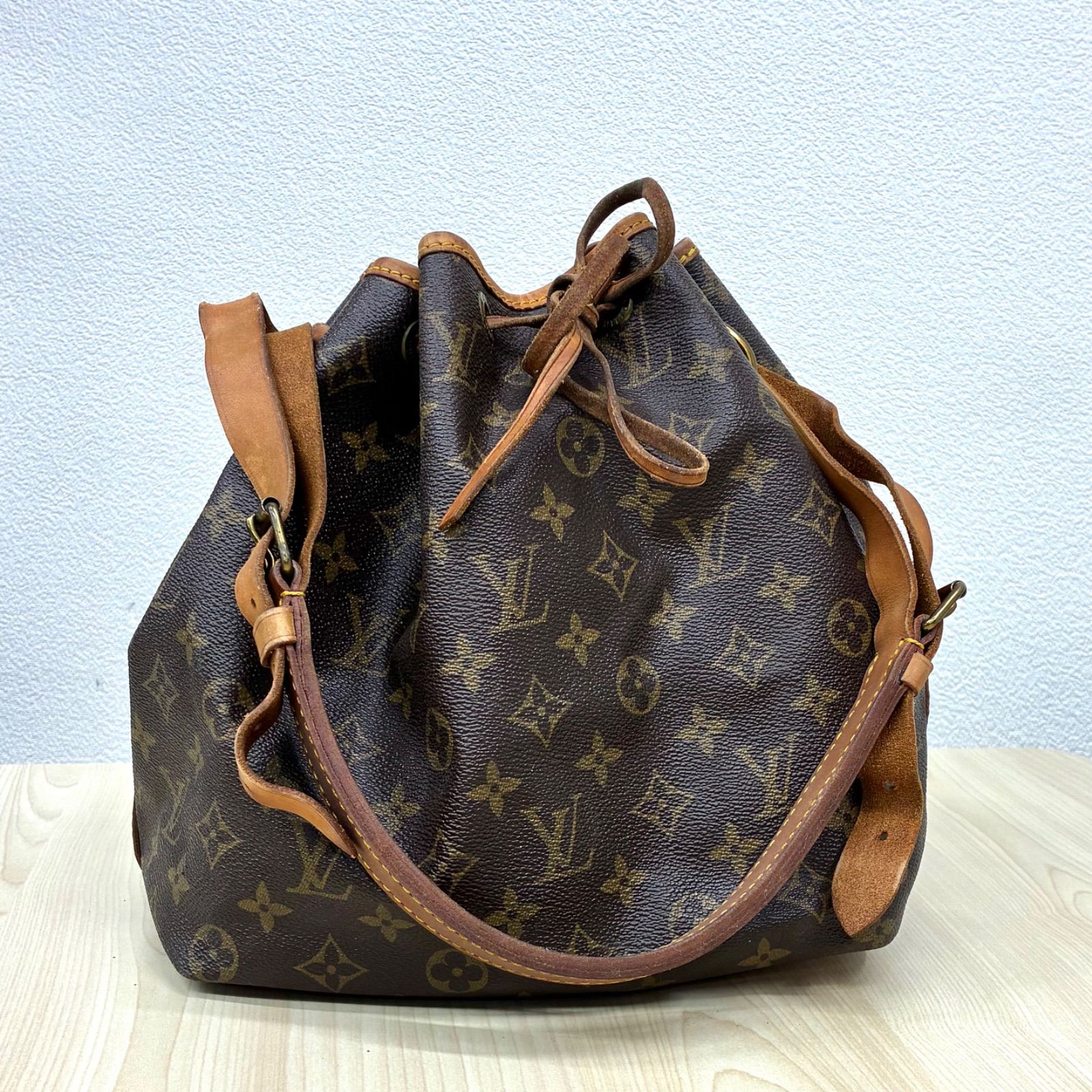 LOUIS VUITTON プチノエ モノグラム 巾着バッグ ルイヴィトン LOUIS VUITTON】訳あり・モノグラム プチノエ巾着バック