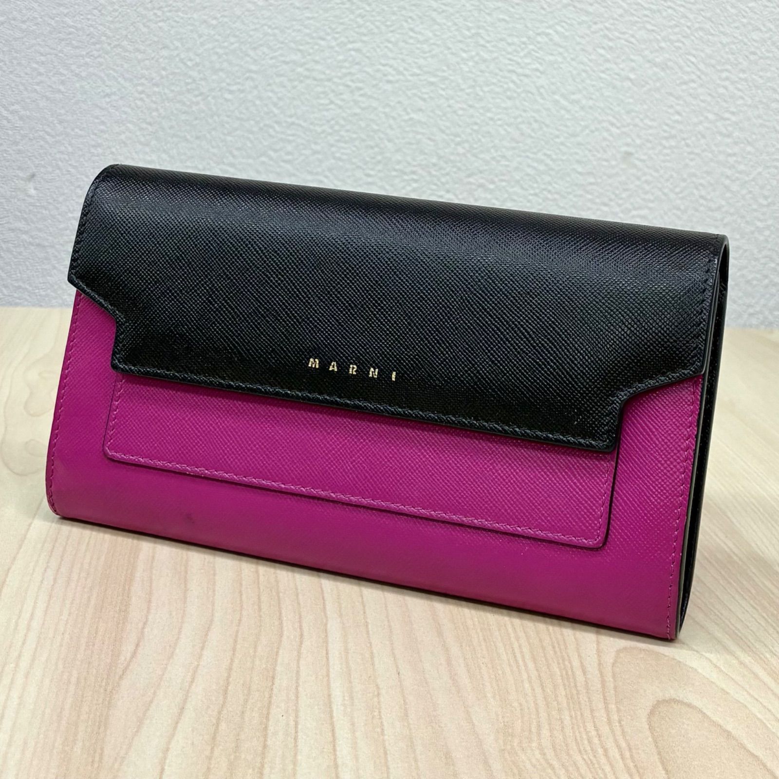 マルニ MARNI】バイカラー長財布 ブラック×ピンク - メルカリ