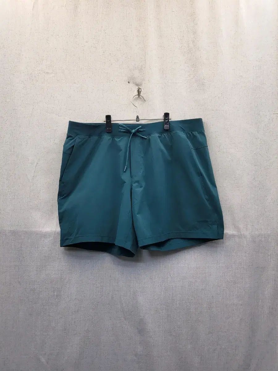 ルルレモン XERO(ゼロ) ショート ハーフパンツ