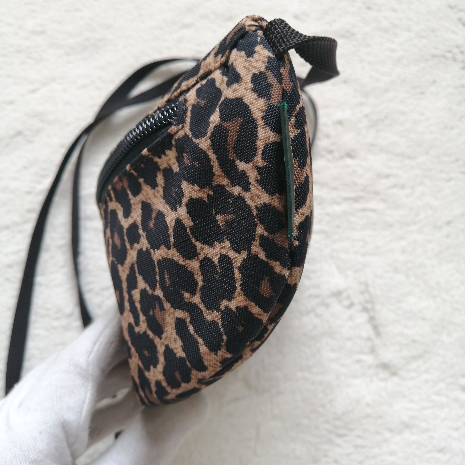 美品☆エルベシャプリエ ショルダーバッグ バナナポシェットXS