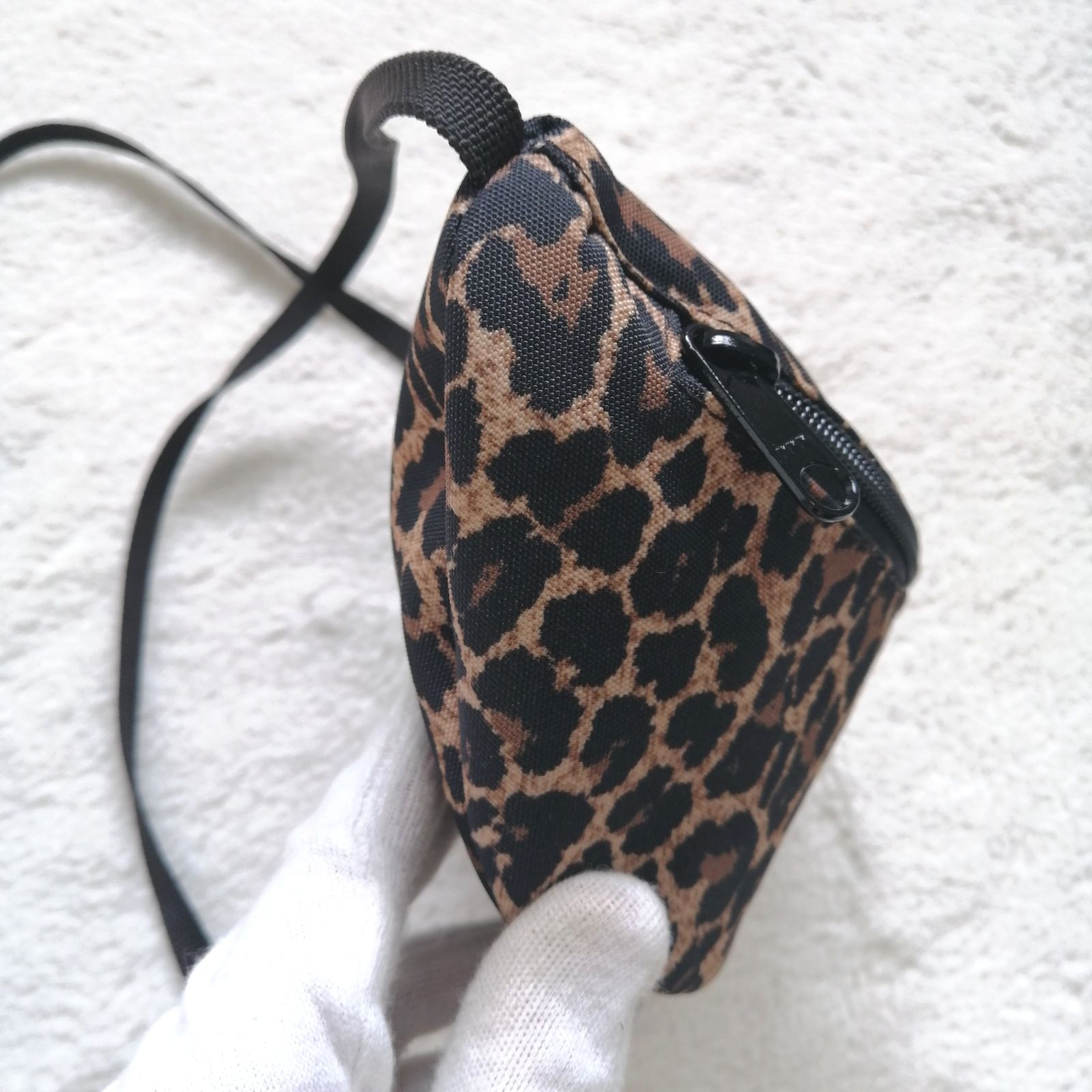 美品☆エルベシャプリエ ショルダーバッグ バナナポシェットXS