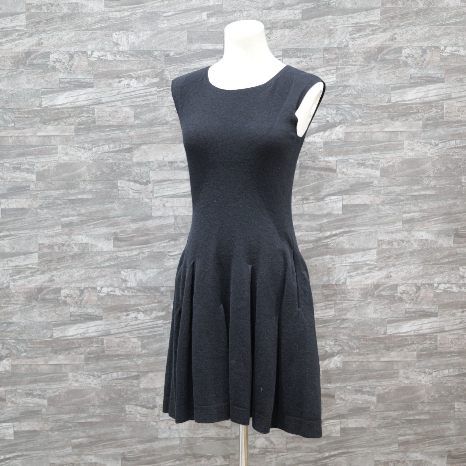 展示品 FOXEY フォクシー ノースリーブ ニットワンピース サイズ 40 35017-KS0FG01MSF