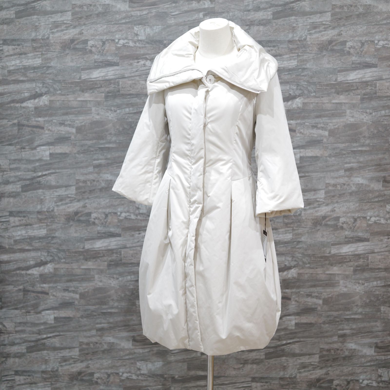 展示品 FOXEY フォクシー 女優襟 中綿コクーンコート サイズ 38 26626-ACAZ156C