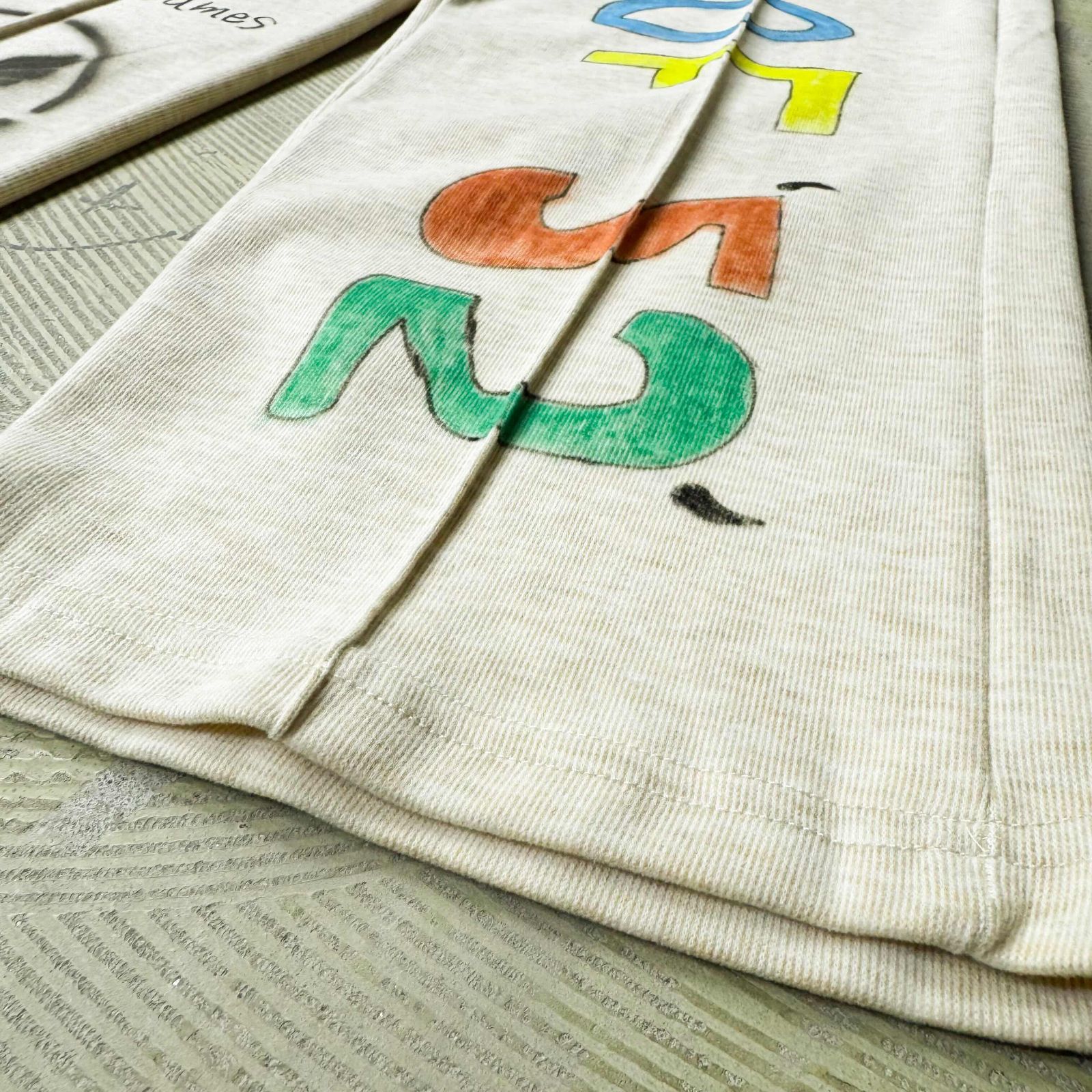 メモリアルスウェット HAND PAINTED ART STENCIL MEMORIAL SWEAT PANTS ハンド ペイント アート ステンシル メモリアル 落書き スウェット パンツ - メルカリ