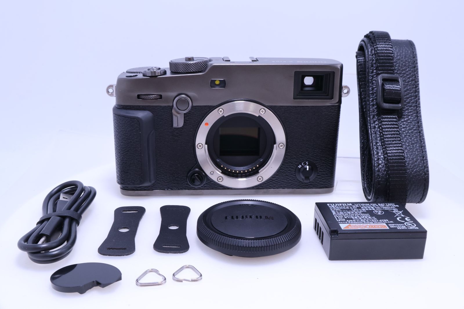 【中古】FUJIFILM ミラーレス一眼カメラ X-Pro3 DRブラック 防塵防滴耐低温 FX-X-PRO3ーDB 8,405回 美品】FUJIFILM X-Pro3 ボディ DRブラック ミラーレス一眼
