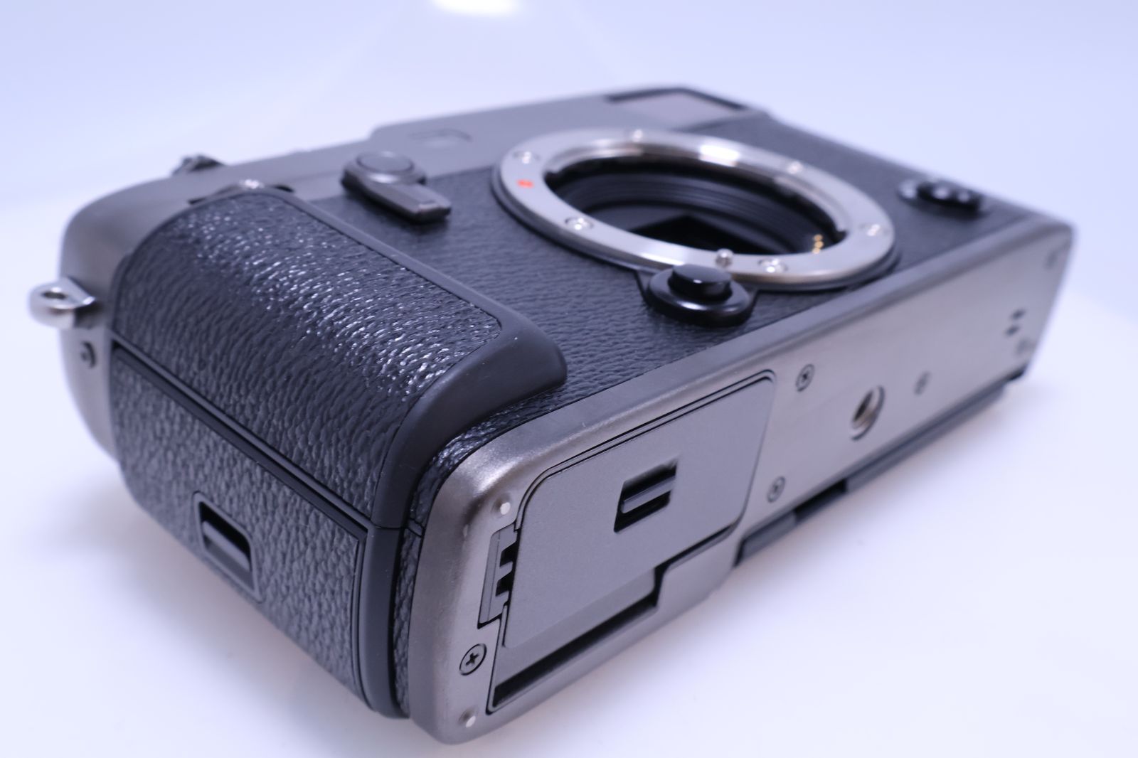【中古】FUJIFILM ミラーレス一眼カメラ X-Pro3 DRブラック 防塵防滴耐低温 FX-X-PRO3ーDB 8,405回 美品】FUJIFILM X-Pro3 ボディ DRブラック ミラーレス一眼