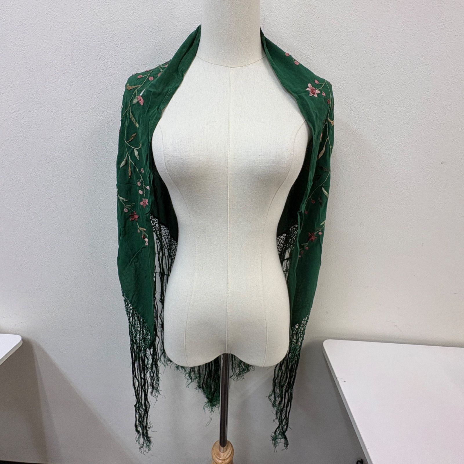 フラメンコ シージョ 緑 グリーン 花柄刺繍 フリンジ ショール - メルカリ