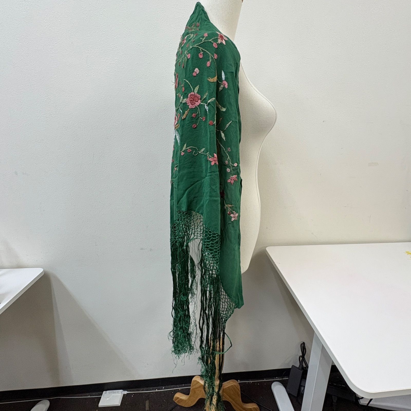 フラメンコ シージョ 緑 グリーン 花柄刺繍 フリンジ ショール - メルカリ